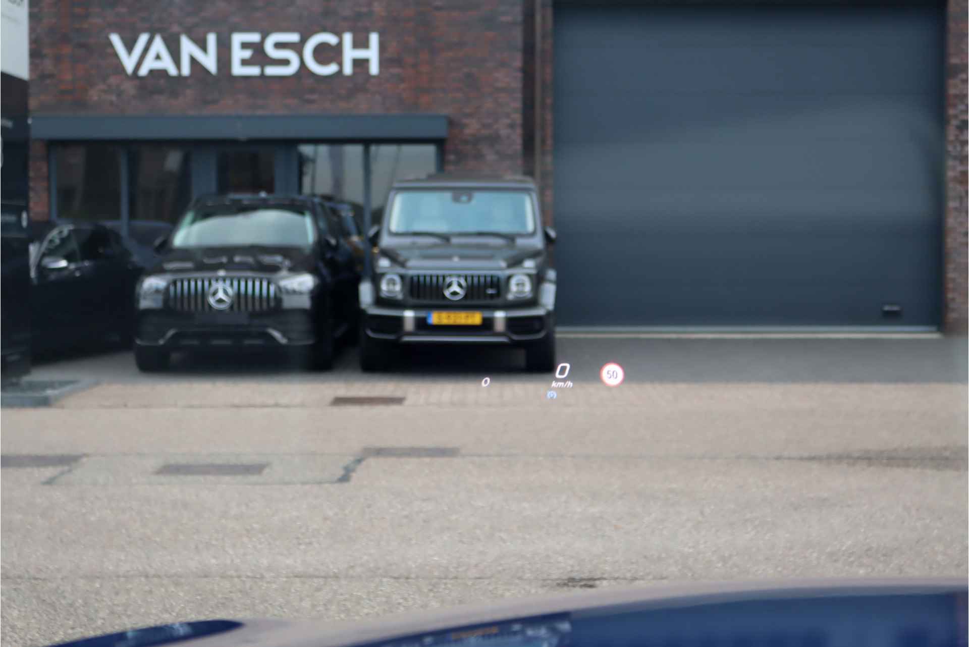Mercedes-Benz EQC 400 4MATIC AMG Line 80 kWh, ex BTW 49.000,- netto, Schuifdak, Head-up Display, Surround Camera, Elek. Trekhaak, Dodehoekassistent, Advanced Sound System, Stoelverwarming, Sfeerverlichting, Etc. - 27/51