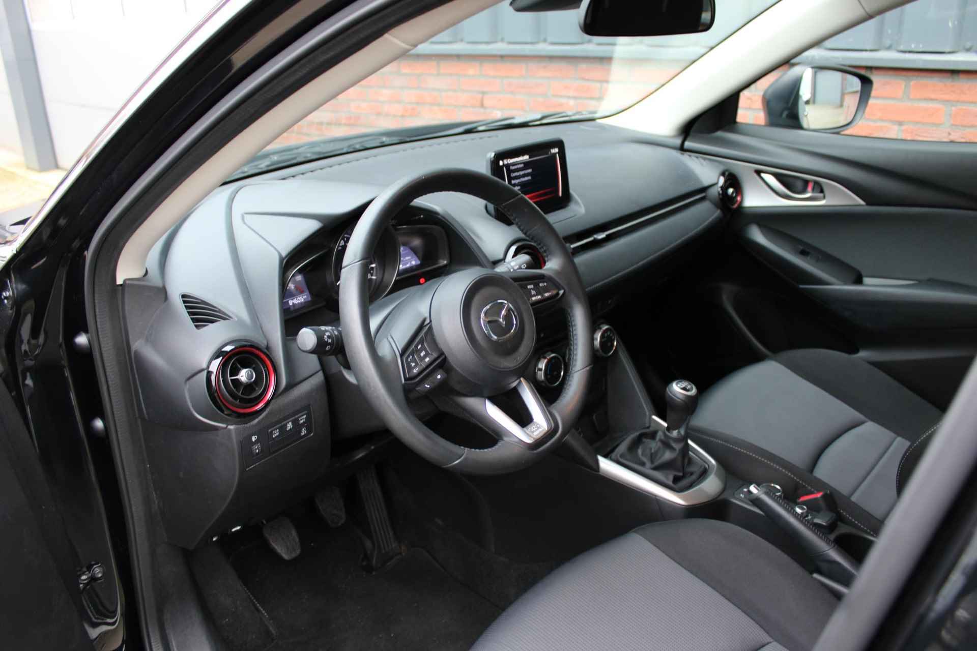 Mazda CX-3 2.0 SkyActiv-G 120 Dynamic Navigatie * Parkeersensoren * Licht metalen velgen * stoelverwarming * automatische airconditionering. - 13/27