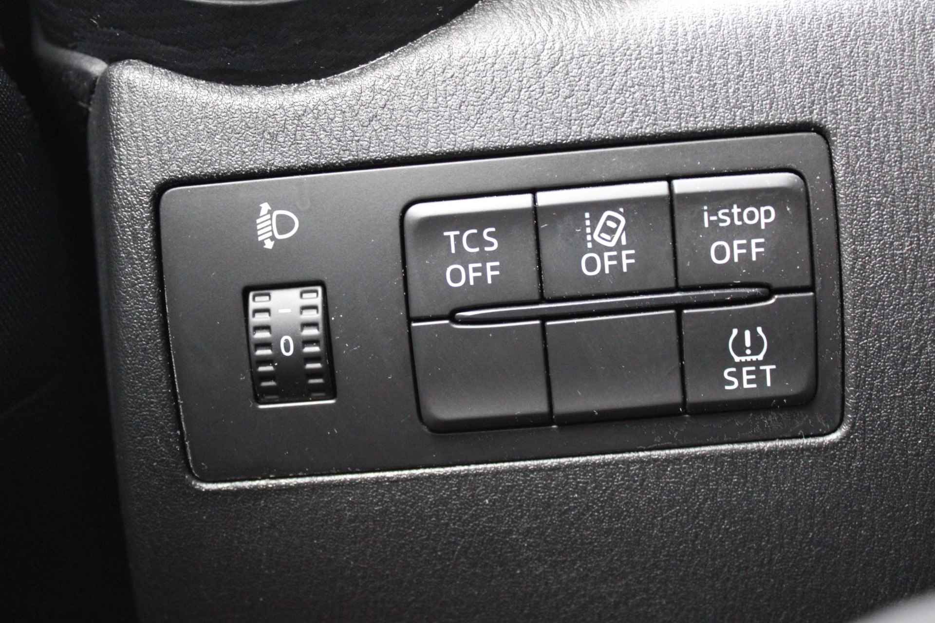 Mazda CX-3 2.0 SkyActiv-G 120 Dynamic Navigatie * Parkeersensoren * Licht metalen velgen * stoelverwarming * automatische airconditionering. - 16/27