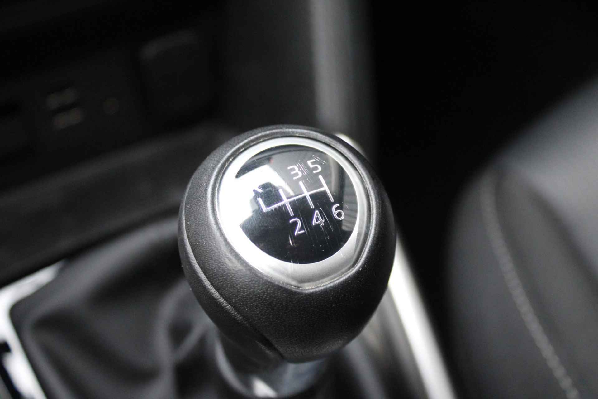 Mazda CX-3 2.0 SkyActiv-G 120 Dynamic Navigatie * Parkeersensoren * Licht metalen velgen * stoelverwarming * automatische airconditionering. - 18/27