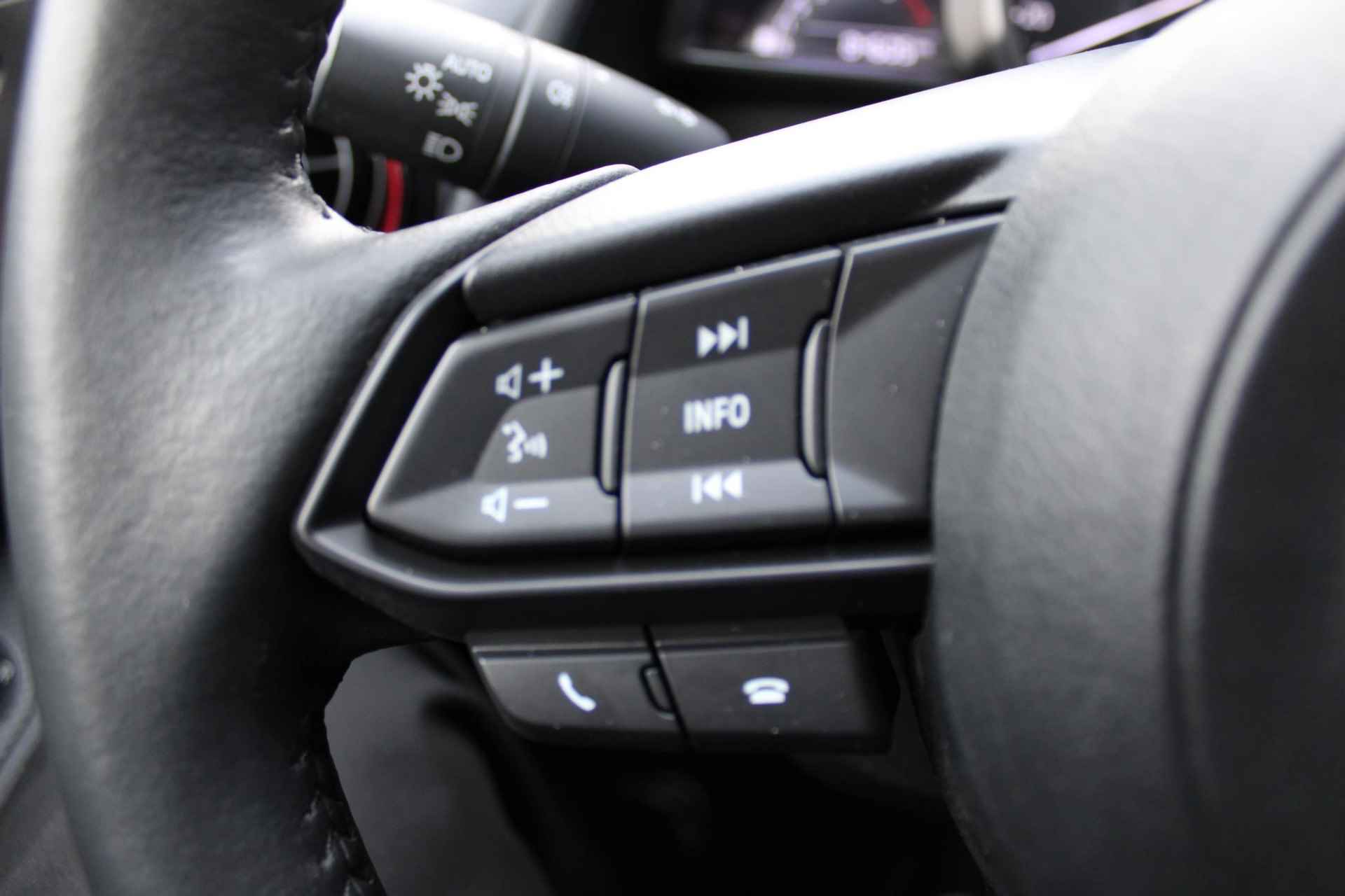 Mazda CX-3 2.0 SkyActiv-G 120 Dynamic Navigatie * Parkeersensoren * Licht metalen velgen * stoelverwarming * automatische airconditionering. - 26/27