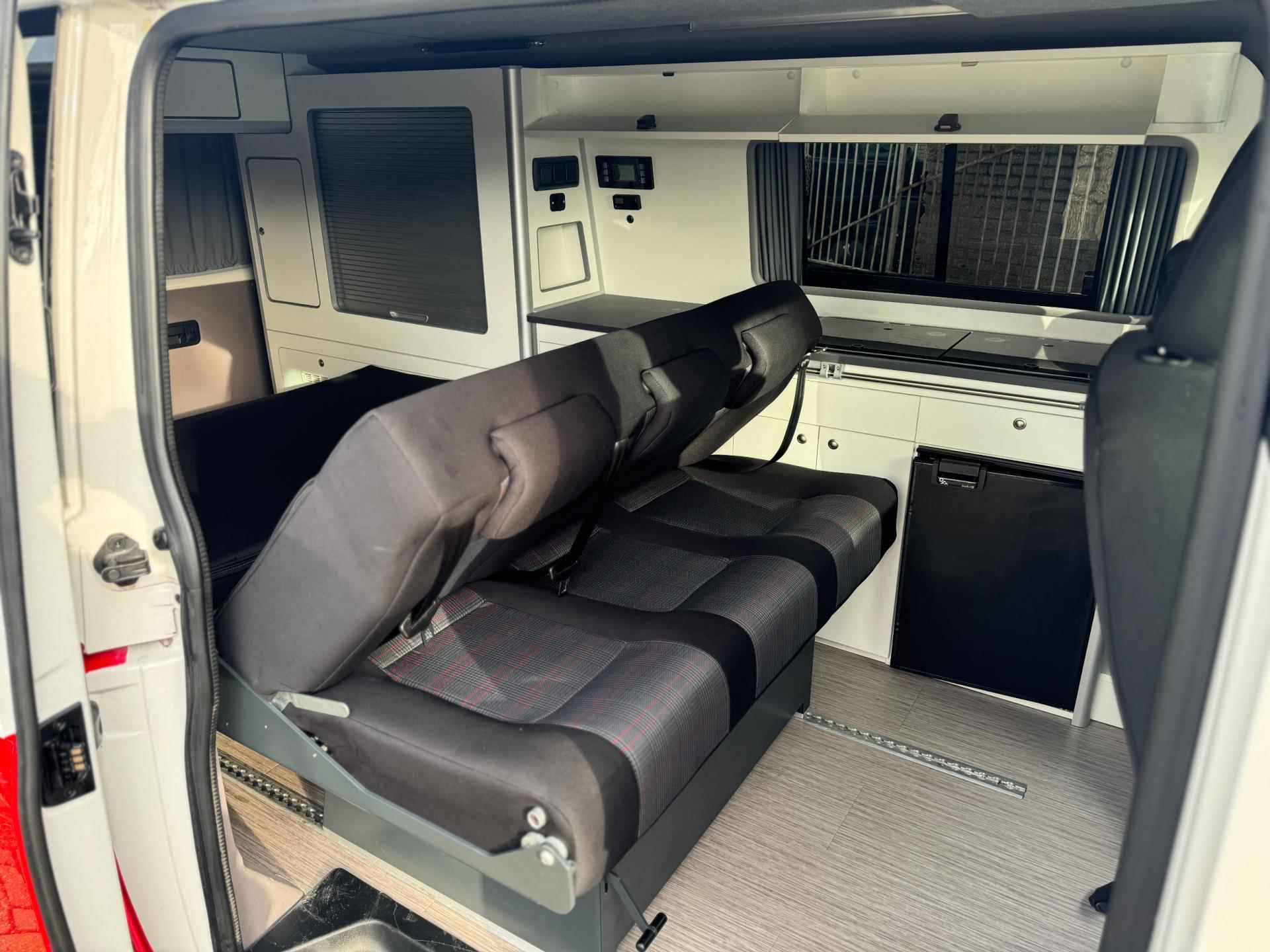 Volkswagen TRANSPORTER Camper|2018|1e eigenaar|Goed onderhouden|Volledig ingebouwd|2 bedden|Nieuwe APK|Unieke uitvoering - 26/92