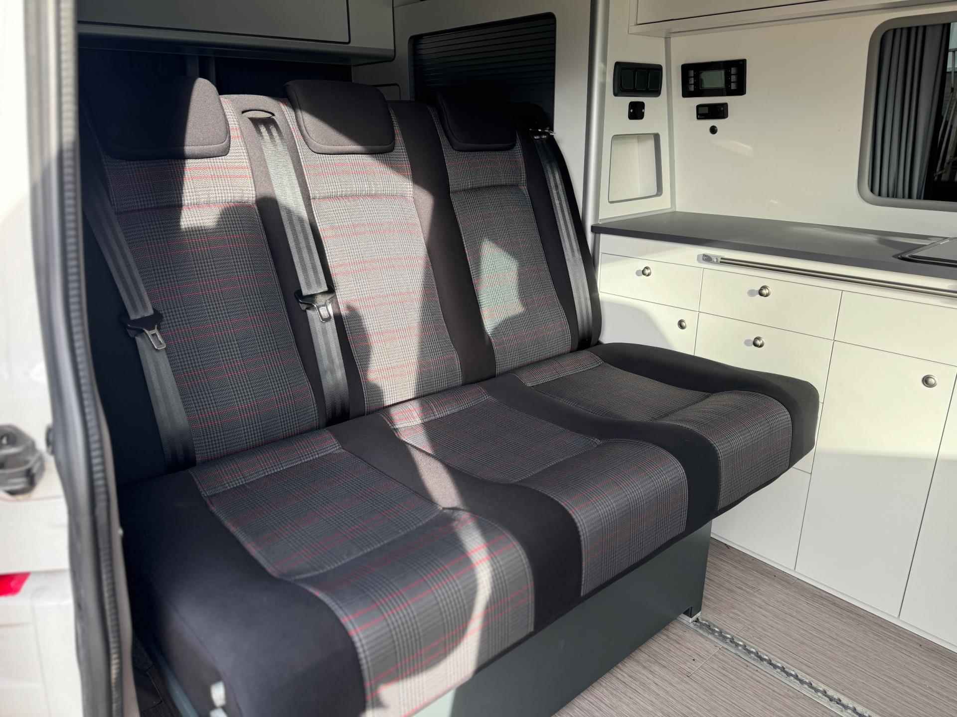 Volkswagen TRANSPORTER Camper|2018|1e eigenaar|Goed onderhouden|Volledig ingebouwd|2 bedden|Nieuwe APK|Unieke uitvoering - 63/92