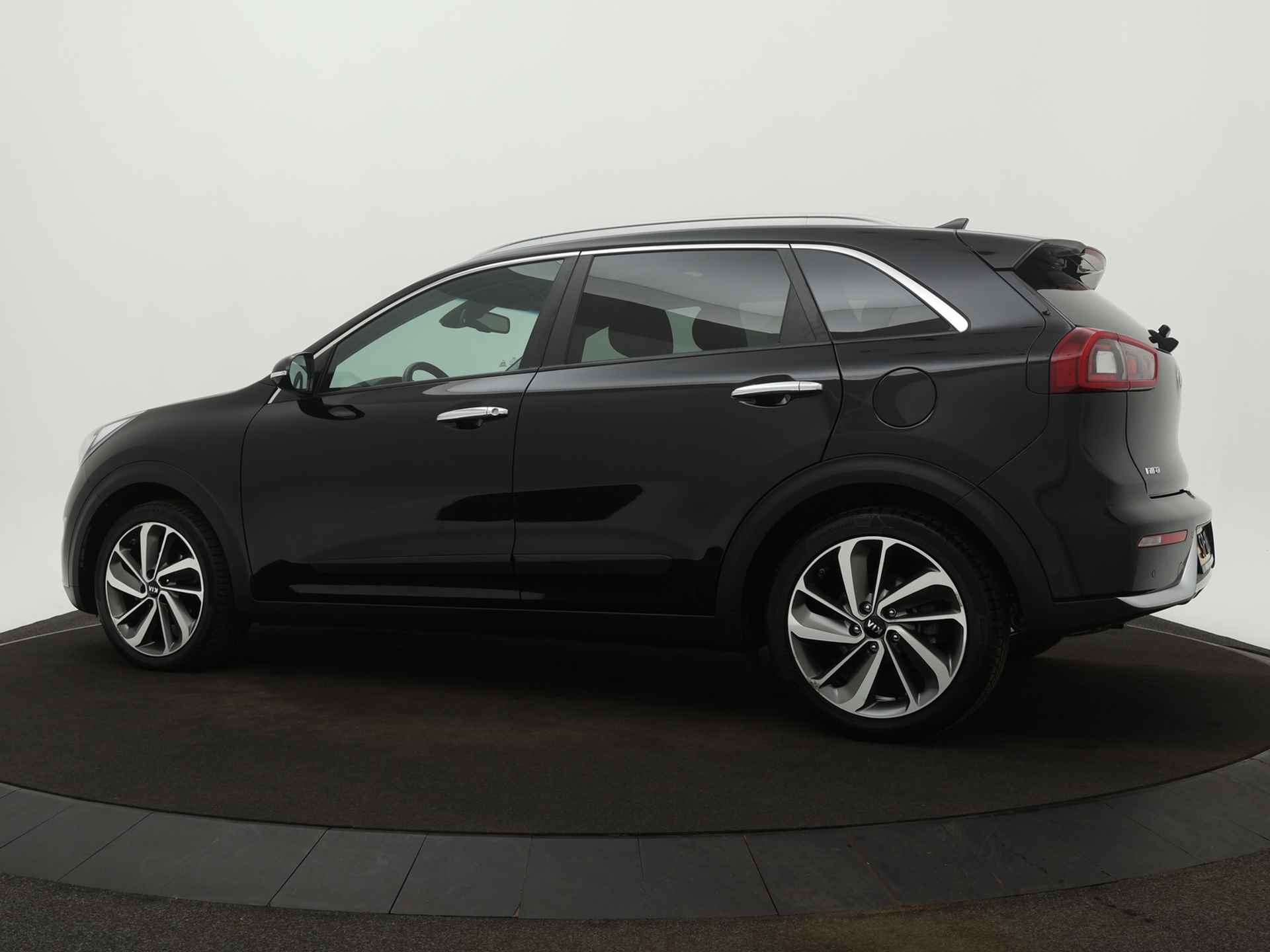 Kia Niro 1.6 GDi Hybrid Design Edition - Navigatie - Open dak - Stoelverwarming - 18" Lichtmetalen velgen - Fabrieksgarantie tot 05-2025 - 4/50