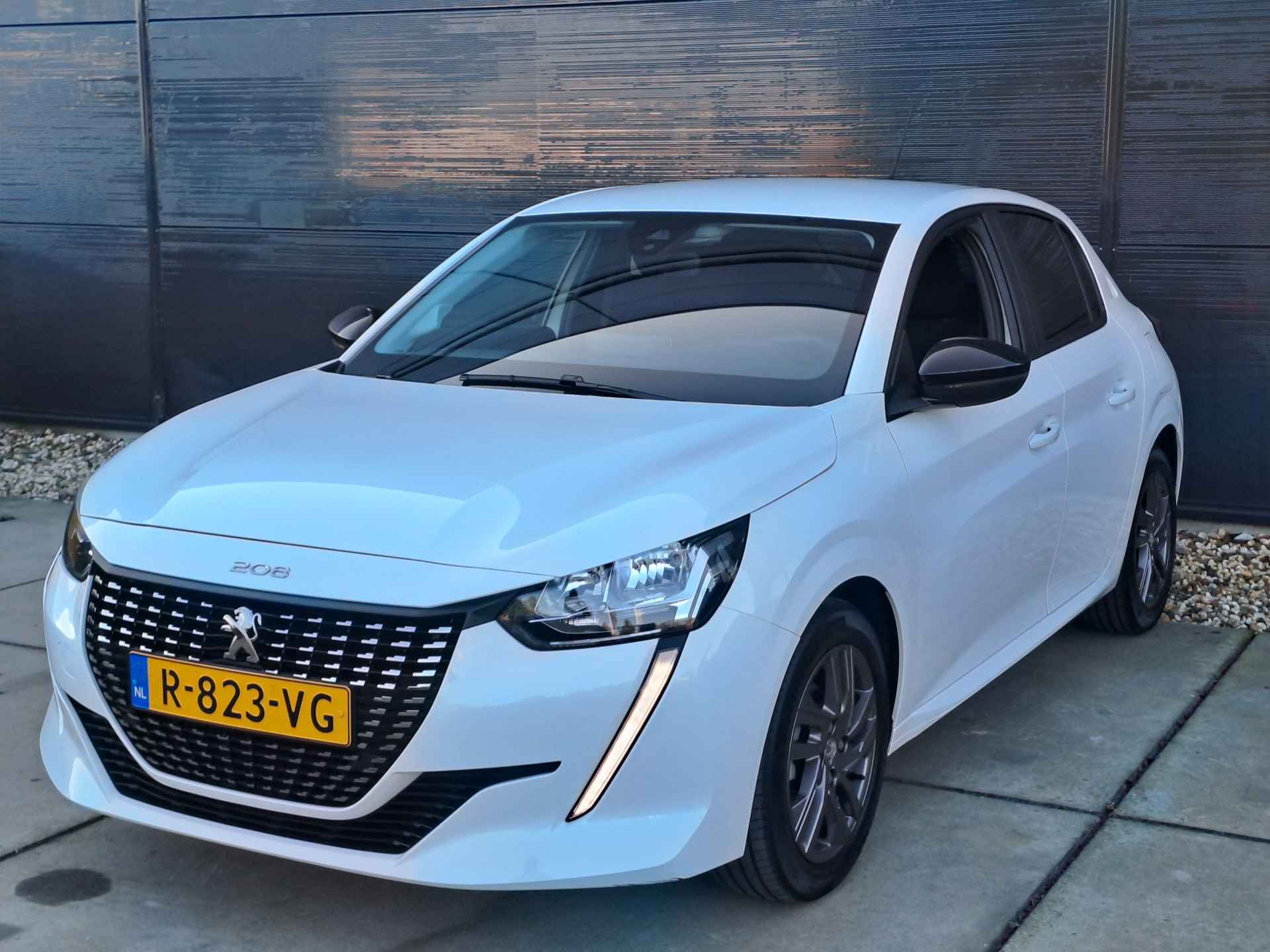 Peugeot 208 1.2 PureTech Active Pack | Navigatie | Lichtmetalen wielen - 8/45