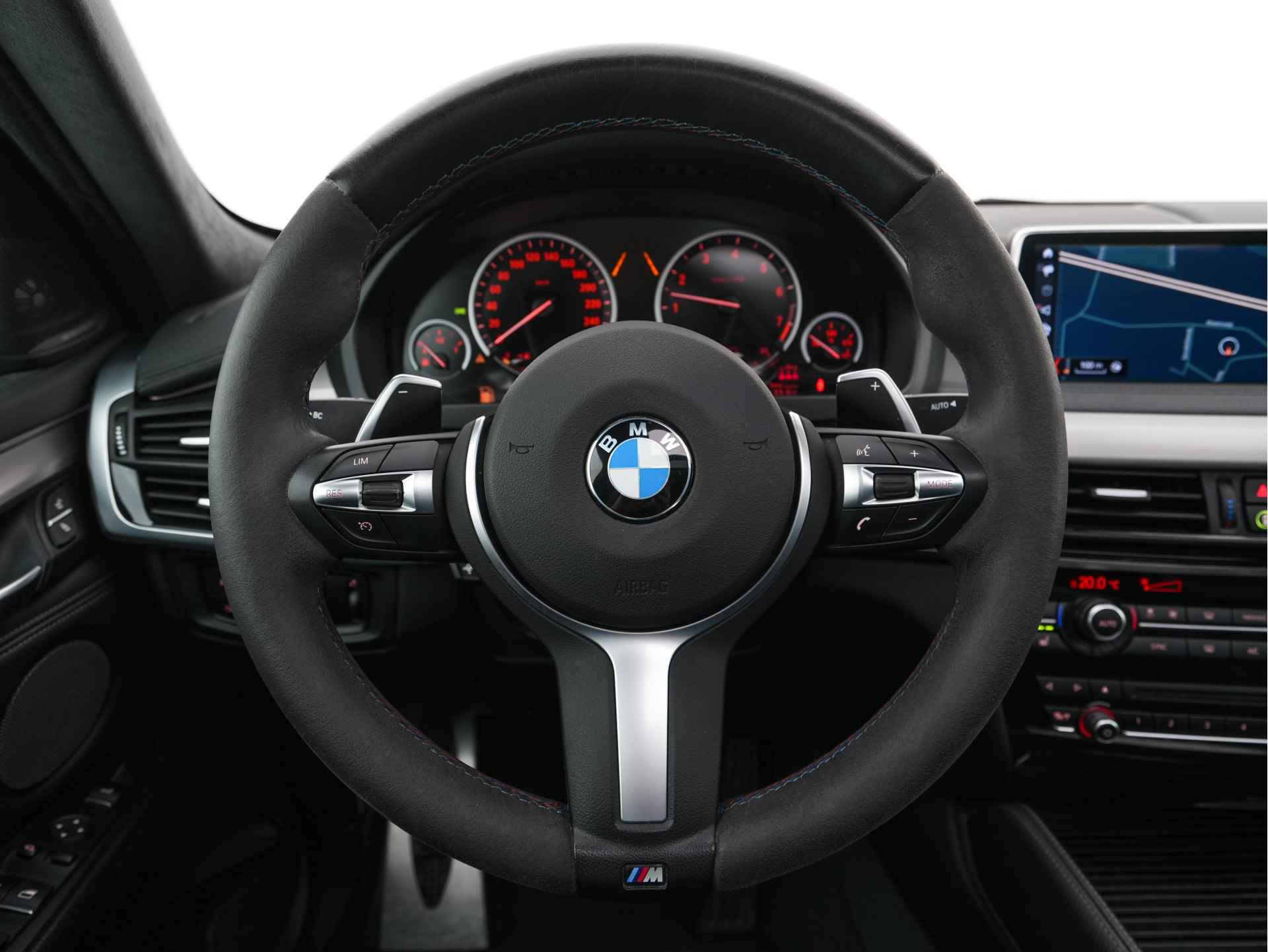 BMW X6 xDrive 50i MAXTON-Design High Executive M-Sportpack Aut. *PANO | DAKOTA-FULL-LEATHER | FULL-LED | MEMORY-PACK | HARMAN/KARDON-AUDIO | SHIFT-PADDLES | KEYLESS | SURROUND-VIEW | NAVI-FULLMAP | HEAD-UP | DAB | SPORT-SEATS | 22''ALU* - 23/45