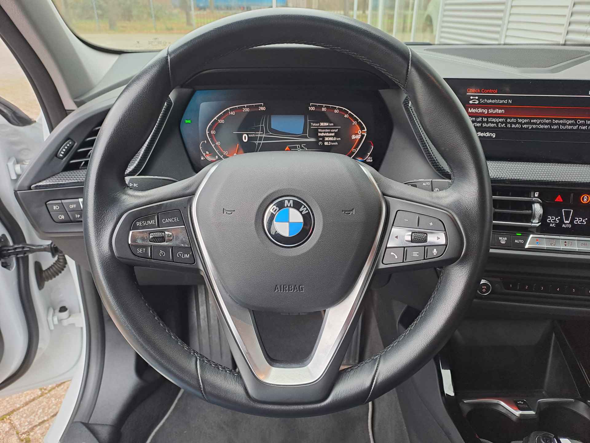 BMW 1-serie 118i Business Edition AUTOMAAT SportLine | Navigatie | Climate | Cruise | Digitaal cockpit | Live Cockpit Pro | Sensoren - 20/43