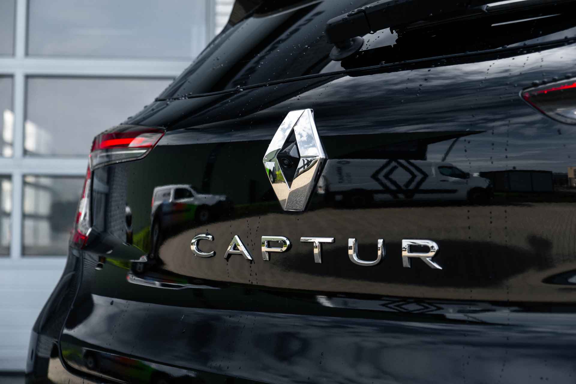 Renault Captur 1.6 E-Tech Plug-in Hybrid 160 PK Edition One | Stoelverwarming voor | Groot scherm | incl. Bovag rijklaarpakket met 12 maanden garantie - 29/65