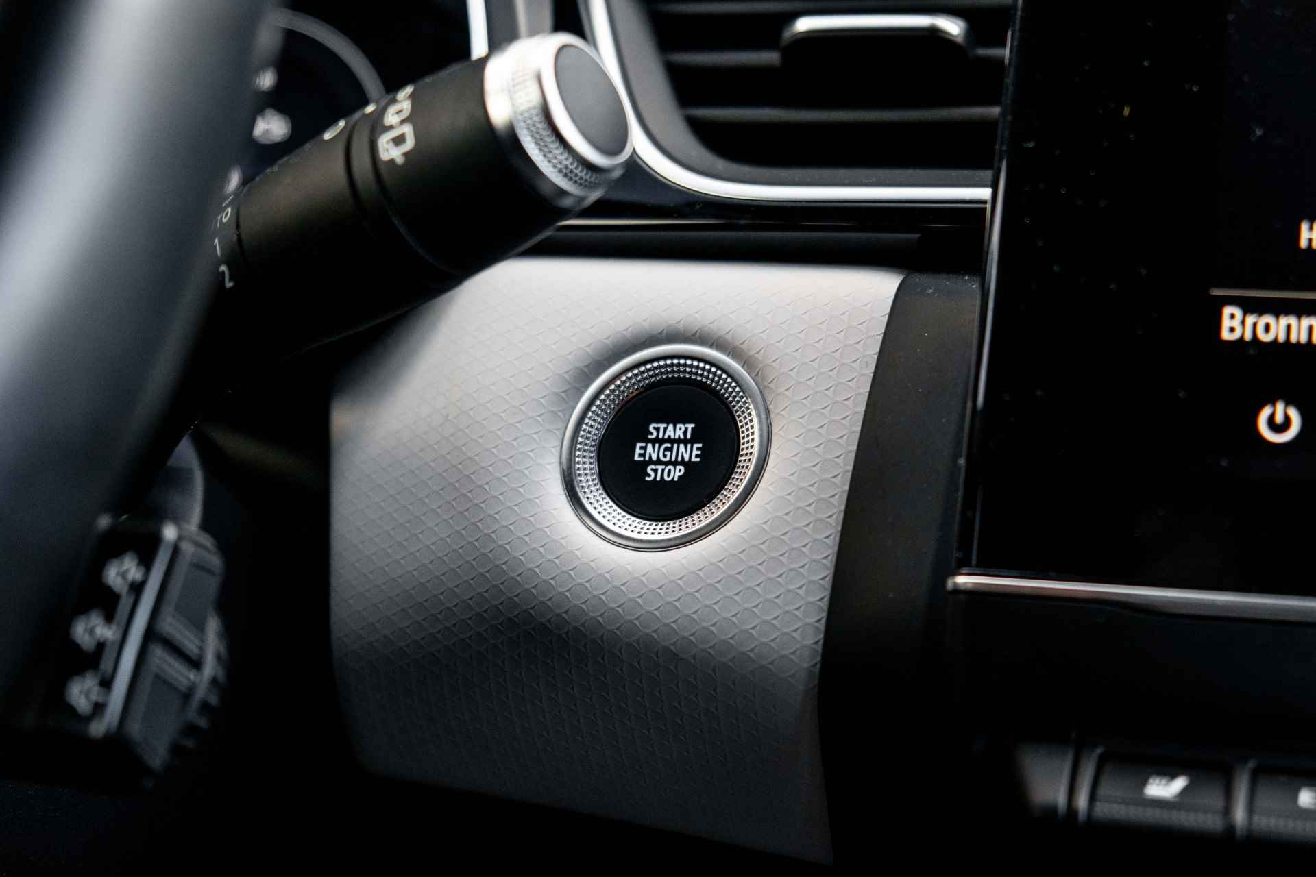 Renault Captur 1.6 E-Tech Plug-in Hybrid 160 PK Edition One | Stoelverwarming voor | Groot scherm | incl. Bovag rijklaarpakket met 12 maanden garantie - 49/65