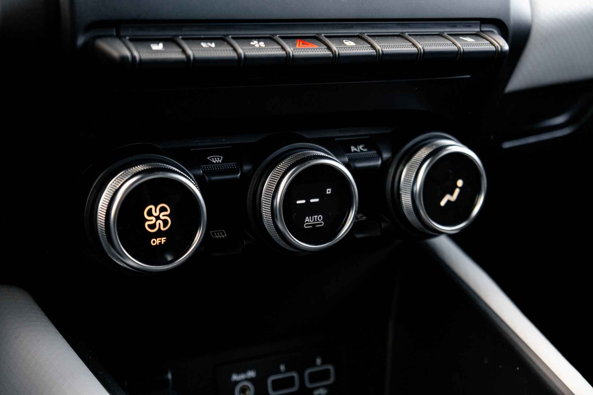 Renault Captur 1.6 E-Tech Plug-in Hybrid 160 PK Edition One | Stoelverwarming voor | Groot scherm | incl. Bovag rijklaarpakket met 12 maanden garantie - 50/65