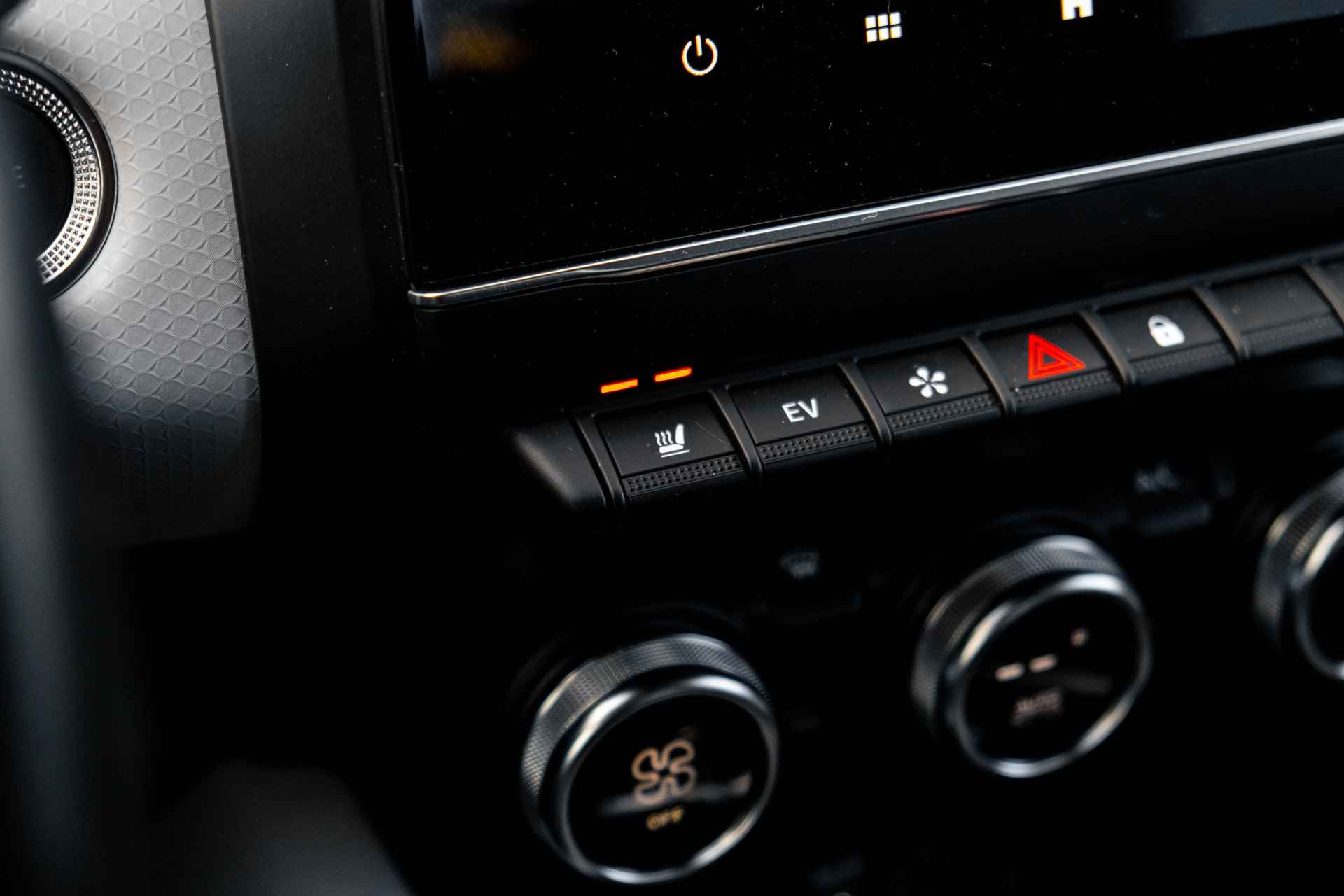 Renault Captur 1.6 E-Tech Plug-in Hybrid 160 PK Edition One | Stoelverwarming voor | Groot scherm | incl. Bovag rijklaarpakket met 12 maanden garantie - 52/65