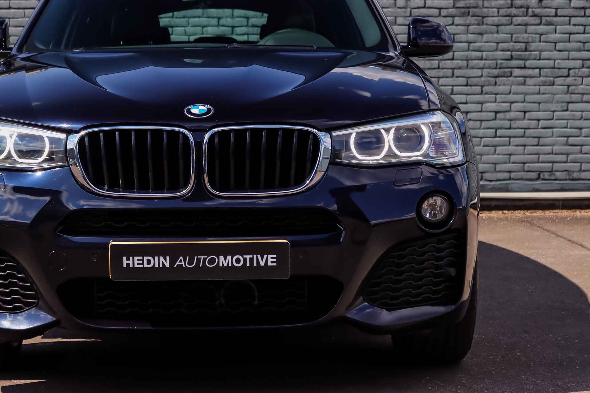 BMW X4 xDrive20i High Executive M-Sport Shadow | Leder | Navi Professional | Xenon LED | Elektrische Achterklep | Park Distance Control | Climate Control | Alarm | Stoelverwarming - 29/35