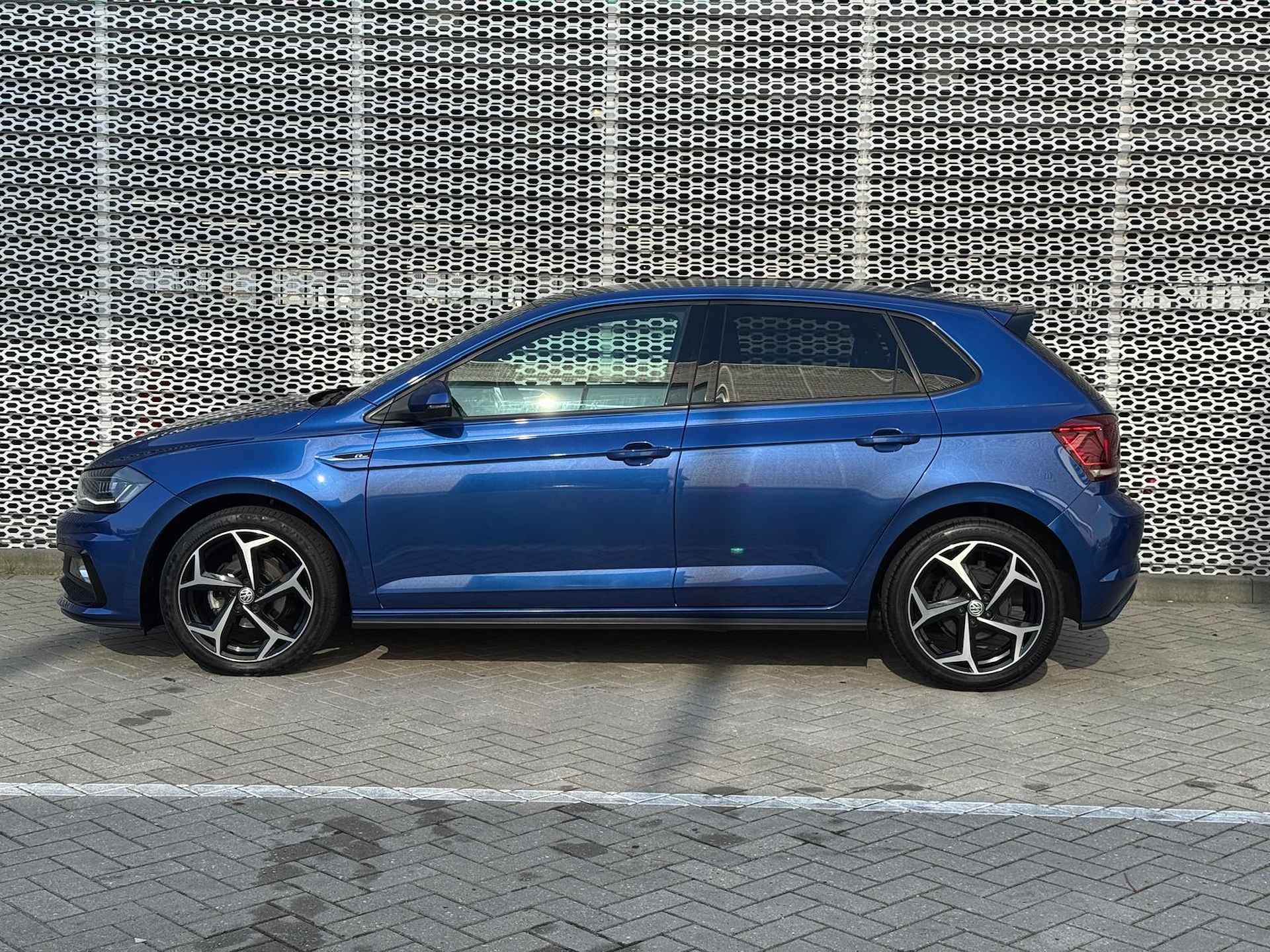 Volkswagen Polo 1.0 TSI Highline / R-Line Exterieur / Style Interieur / Panoramadak / Virtual Cockpit / LED / 17" LMV - 6/28