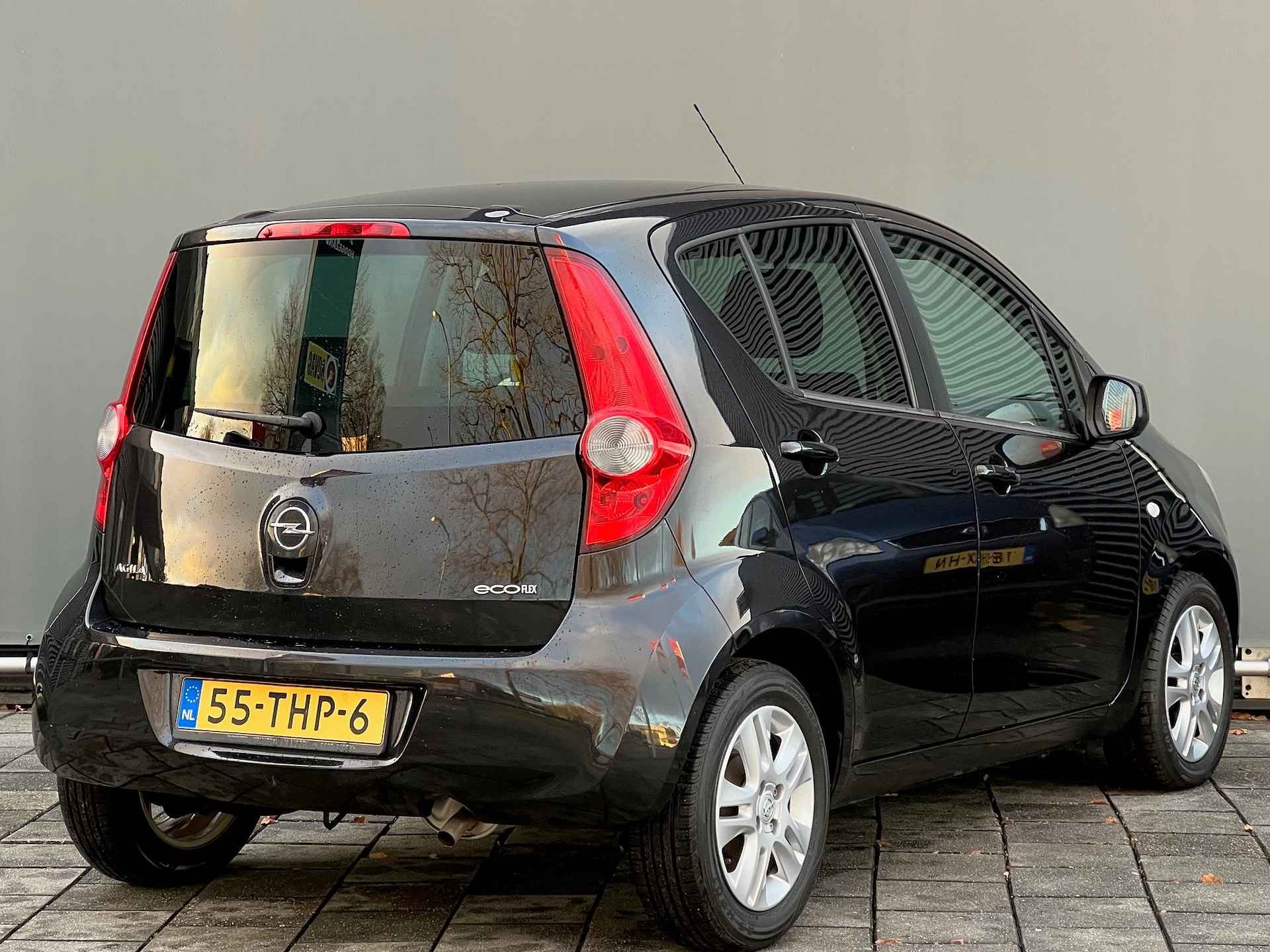 Opel Agila BWJ 2012 | 1.0 68PK Edition | AIRCO | EL RAMEN | EL SPIEGELS | LICHTMETAAL | DONKER GLAS | - 3/12