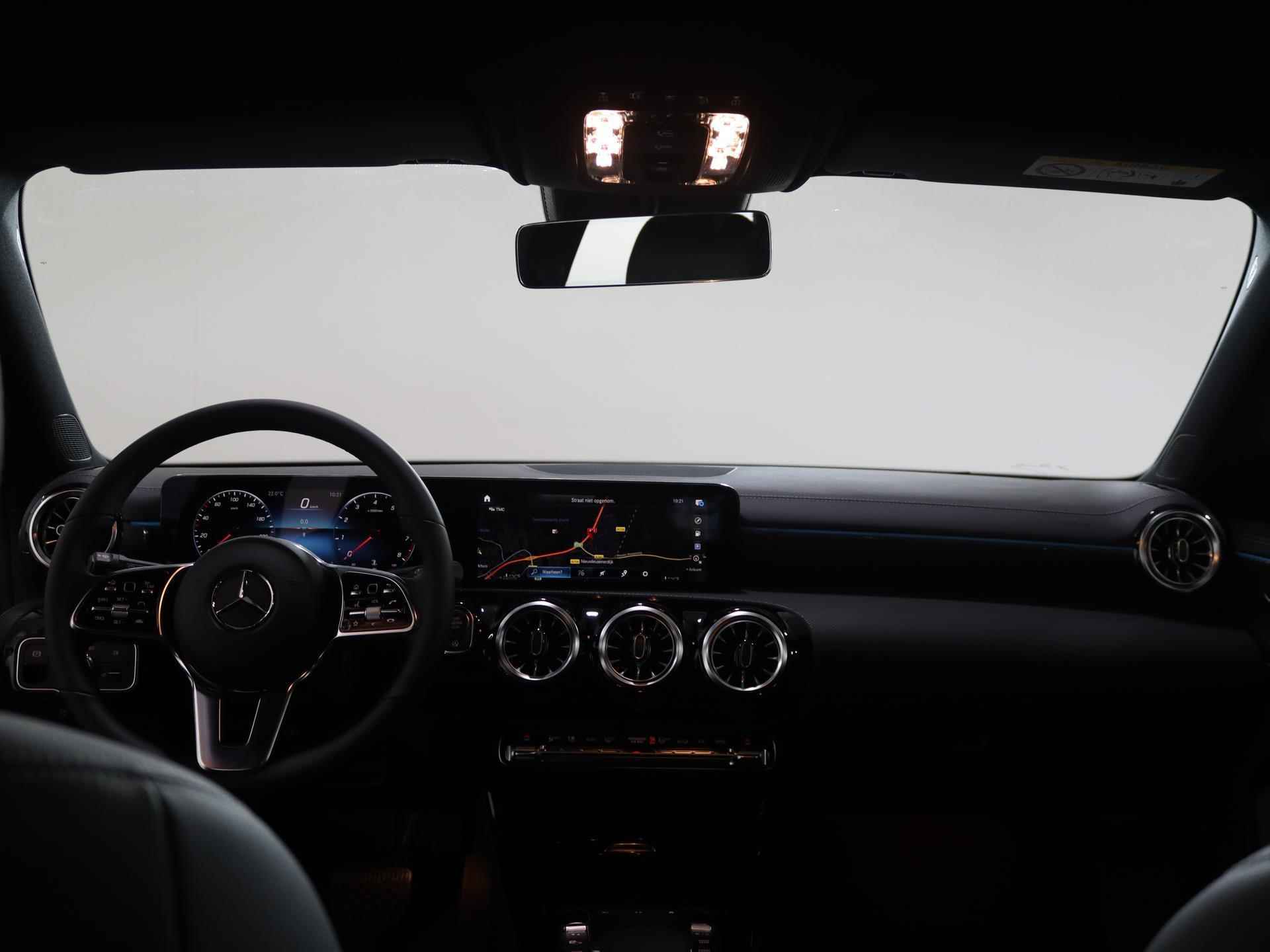 Mercedes-Benz CLA-klasse Shooting Brake 180 Luxury Line Premium | Panoramadak | Adaptieve Cruise control | Multibeam LED | Keyless Entry | Sfeerverlichting - 5/23