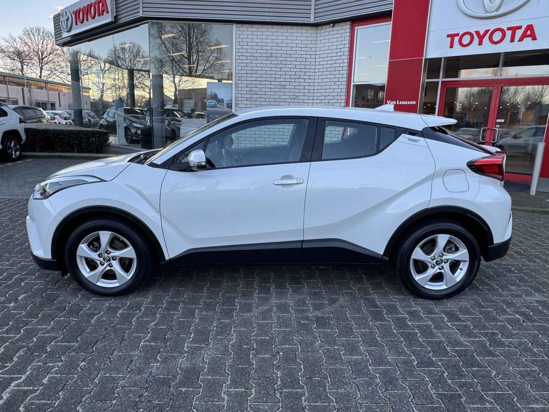 Toyota C-HR 1.2T Toyota C-HR 1.2 ACTIVE CLIMA AD-CRUISE CAMERA BLUETOOTH 17" LM-VELGEN NL-AUTO - 2/32