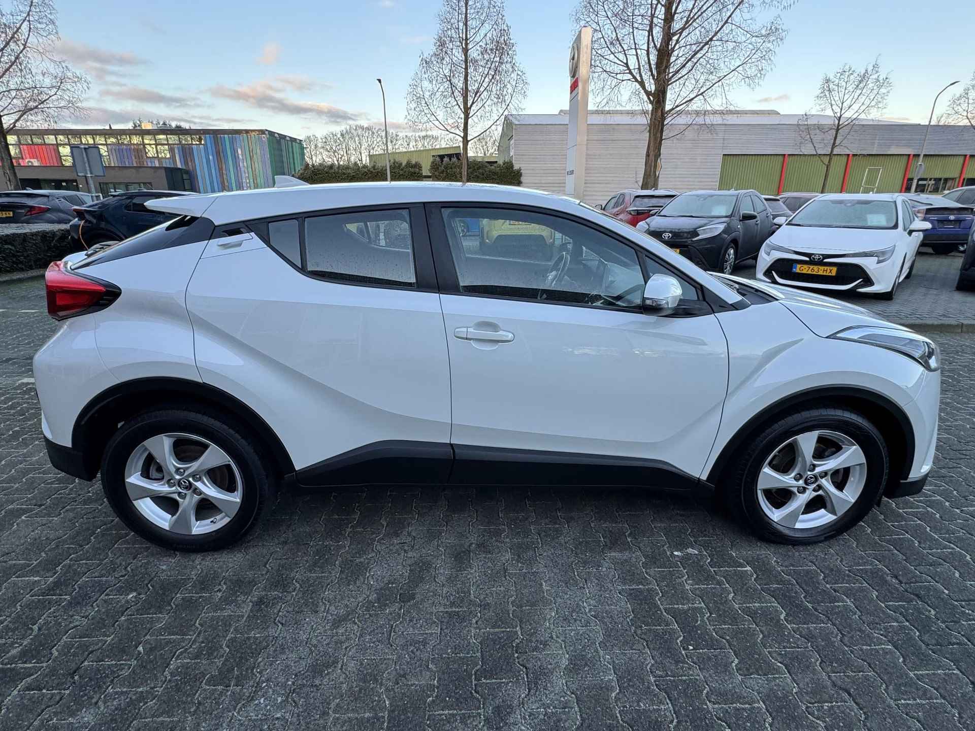 Toyota C-HR 1.2T Toyota C-HR 1.2 ACTIVE CLIMA AD-CRUISE CAMERA BLUETOOTH 17" LM-VELGEN NL-AUTO - 6/32