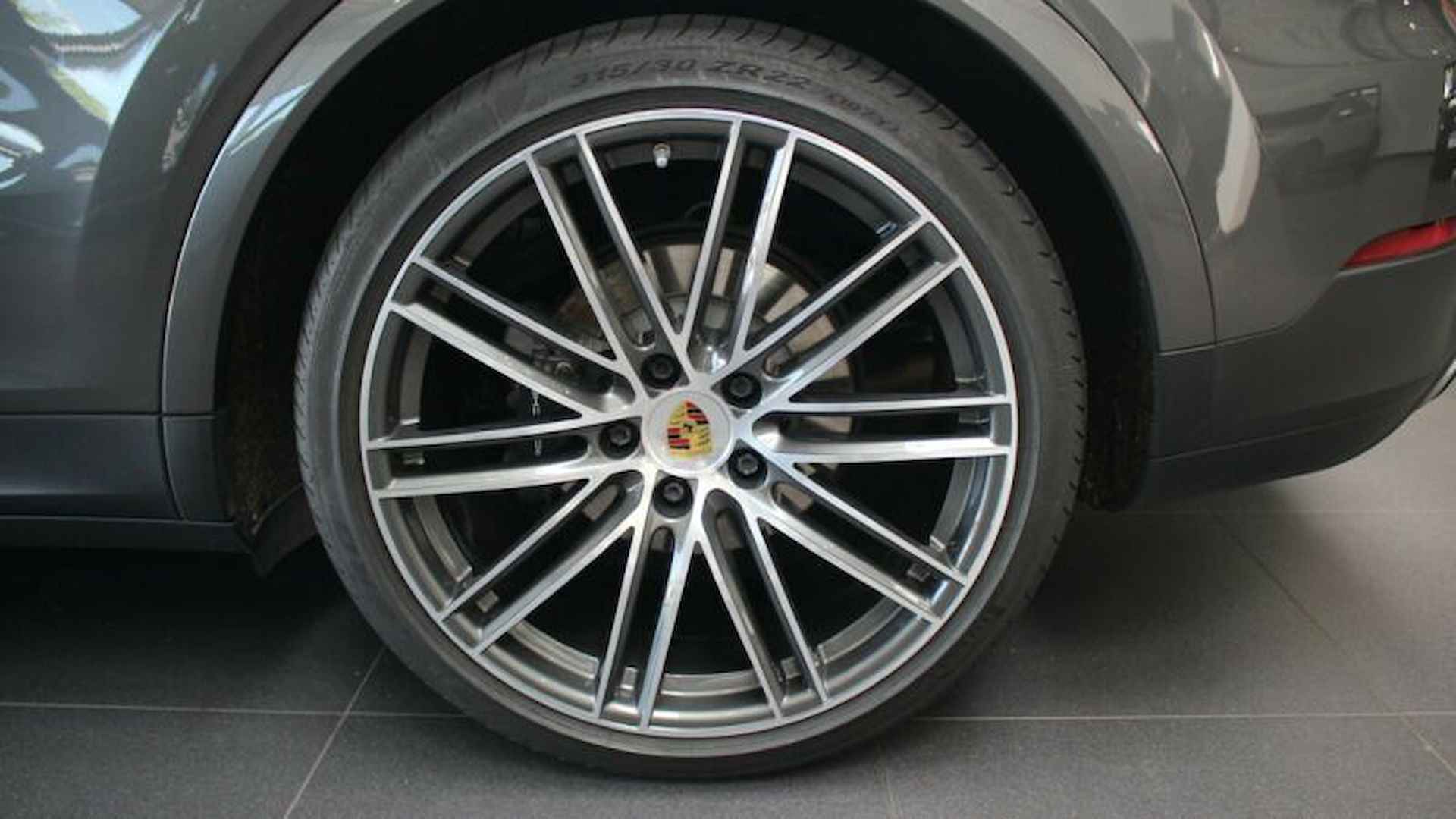 Porsche Cayenne 3.0 340 PK Luchtvering Trekhaak Panoramadak 22 Inch - 13/15