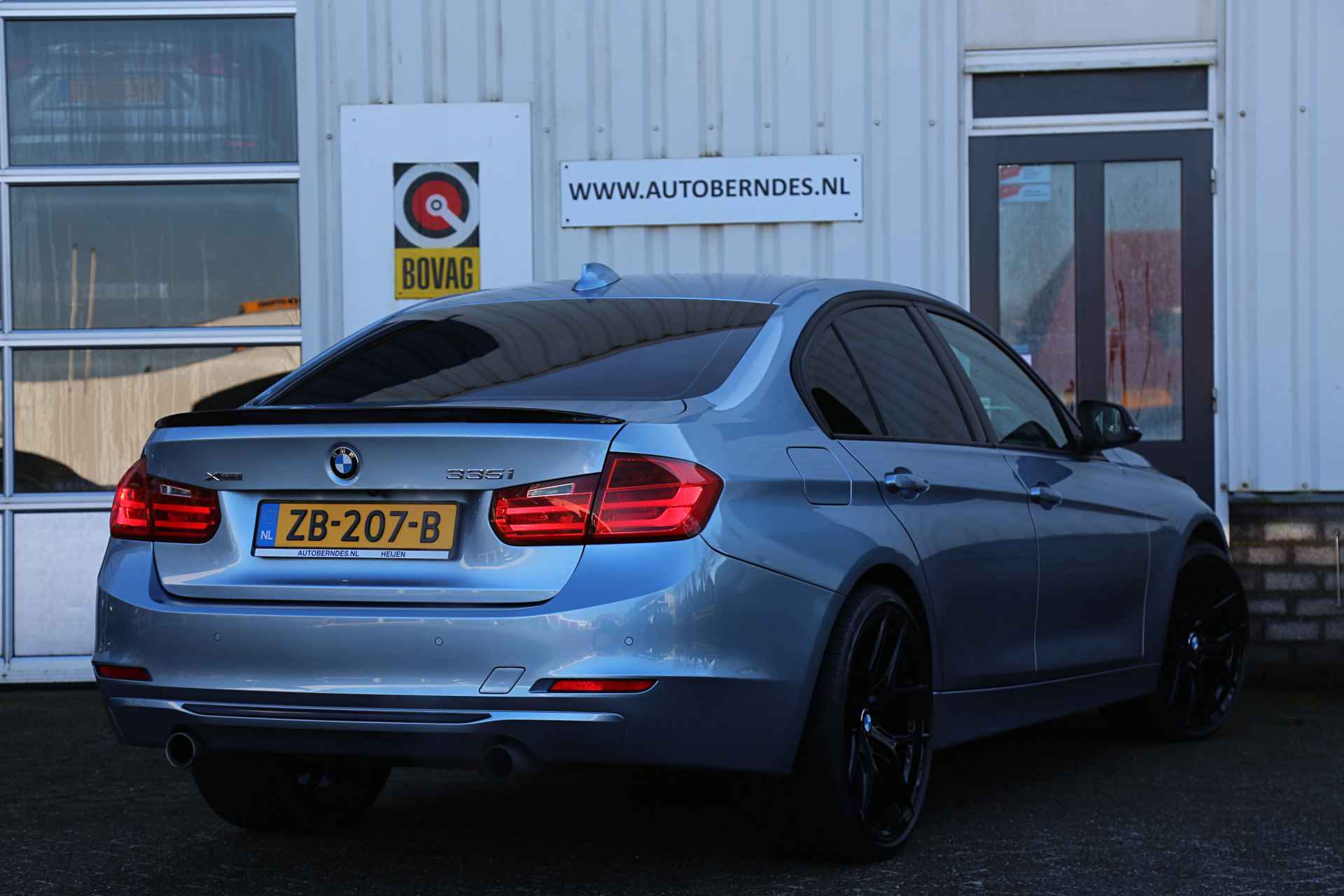 BMW 3-serie 335i xDrive 306PK 6 Cilinder Aut.*Perfect Onderh.*Sportuitlaat/Camera/Ambiance/Climate-Control/Sportleder/Stoelverw./LED/Parkeer - 2/54