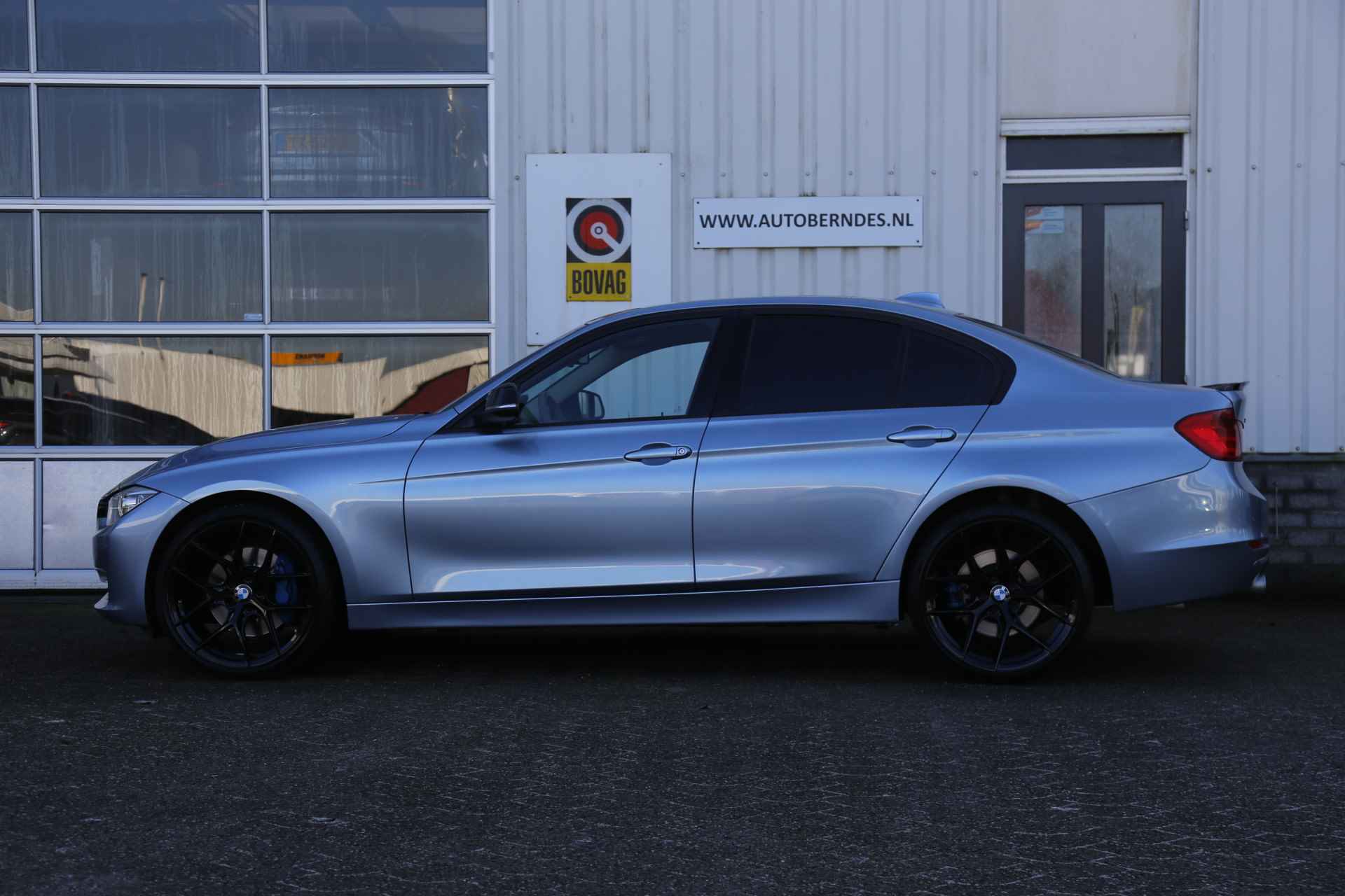 BMW 3-serie 335i xDrive 306PK 6 Cilinder Aut.*Perfect Onderh.*Sportuitlaat/Camera/Ambiance/Climate-Control/Sportleder/Stoelverw./LED/Parkeer - 39/54