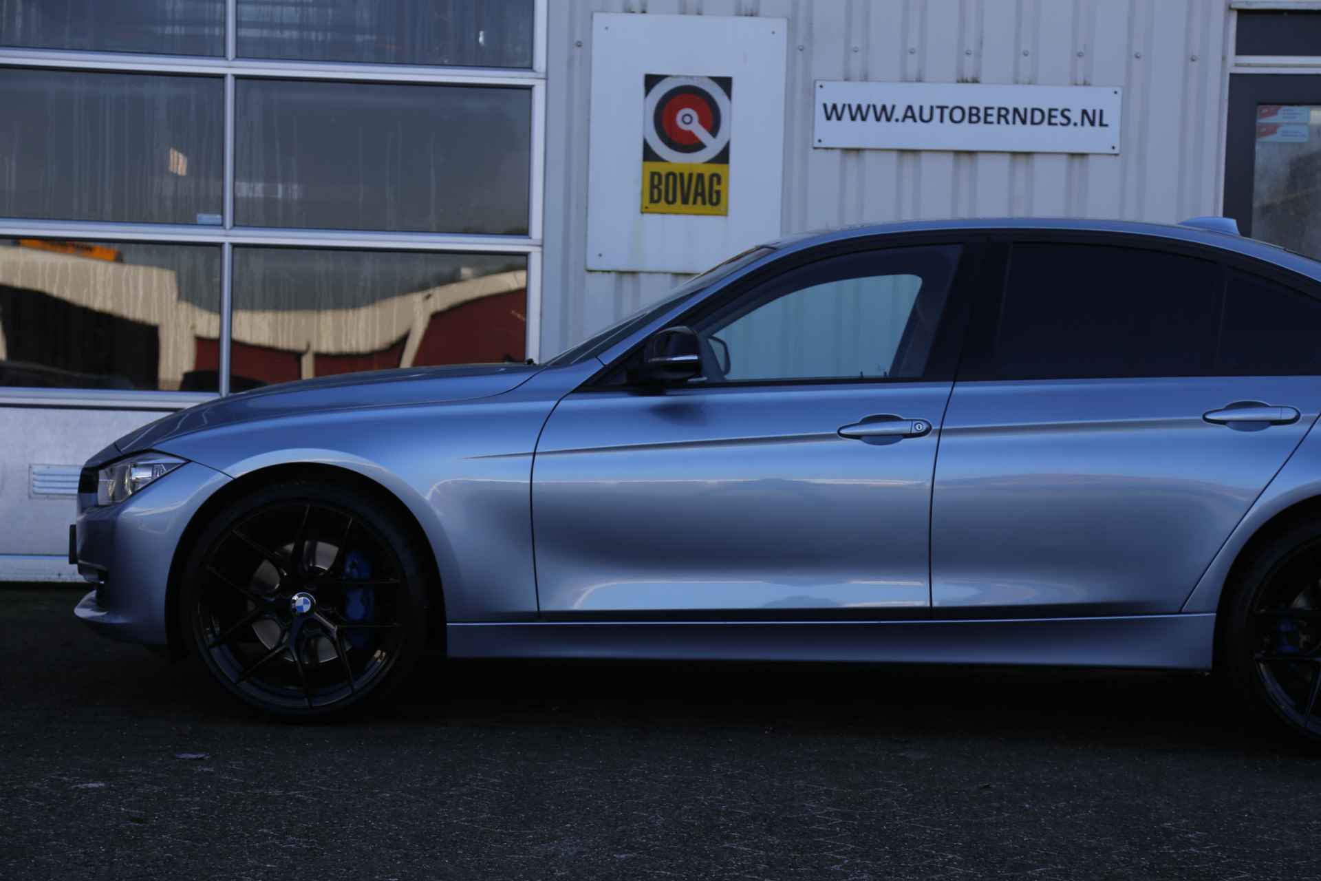 BMW 3-serie 335i xDrive 306PK 6 Cilinder Aut.*Perfect Onderh.*Sportuitlaat/Camera/Ambiance/Climate-Control/Sportleder/Stoelverw./LED/Parkeer - 41/54