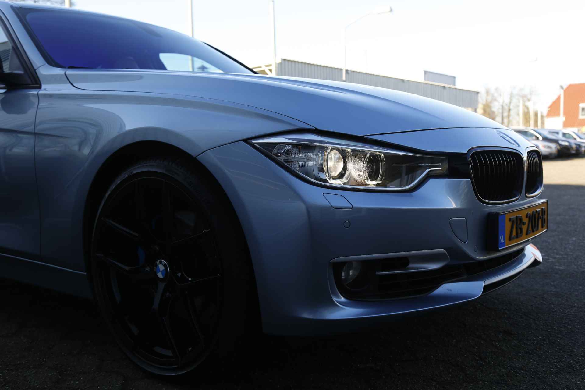 BMW 3-serie 335i xDrive 306PK 6 Cilinder Aut.*Perfect Onderh.*Sportuitlaat/Camera/Ambiance/Climate-Control/Sportleder/Stoelverw./LED/Parkeer - 43/54