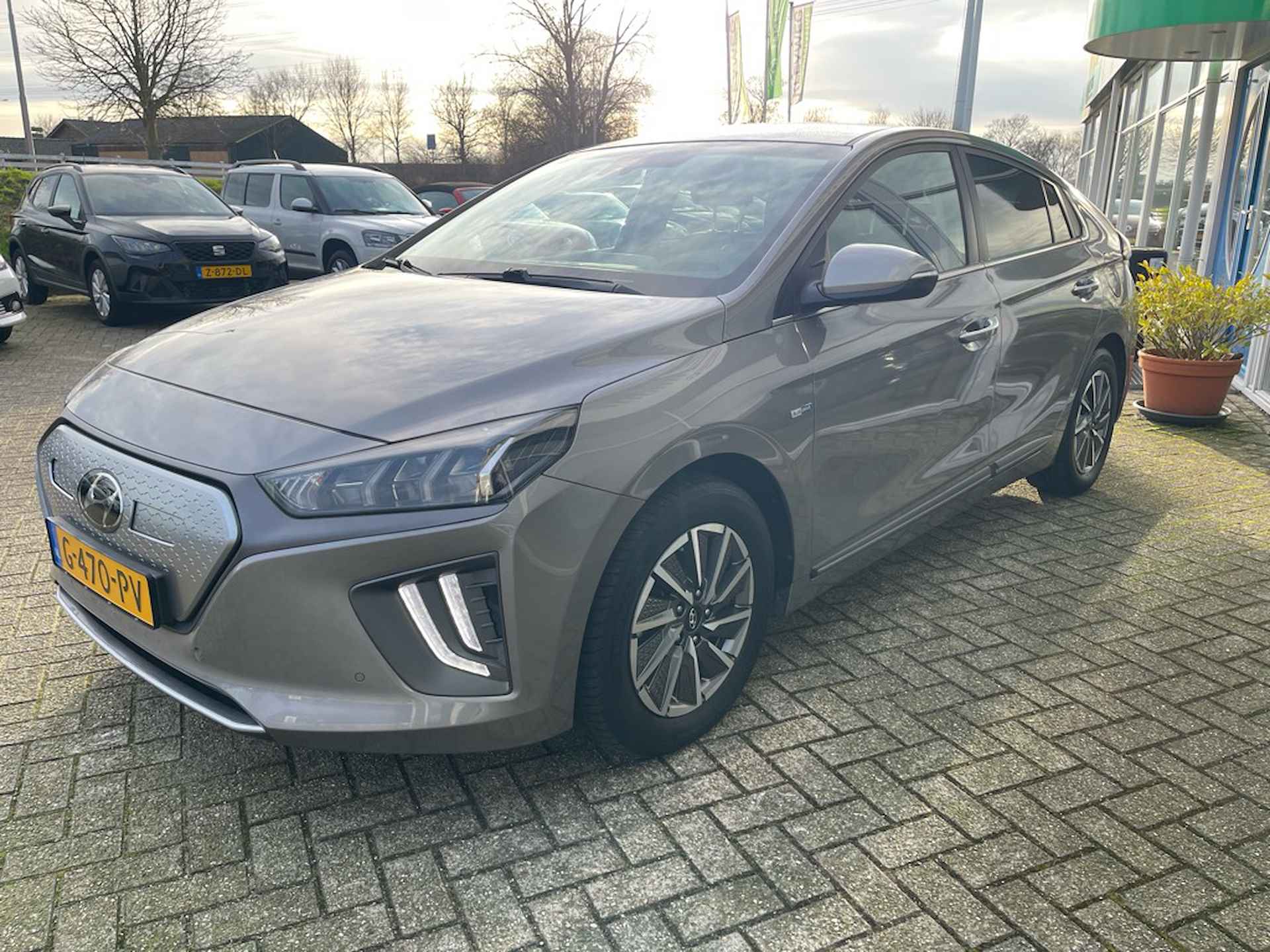 Hyundai IONIQ Premium EV 38 kWh, Nav, Carplay, Leder, Stoelverwarming - 2/30