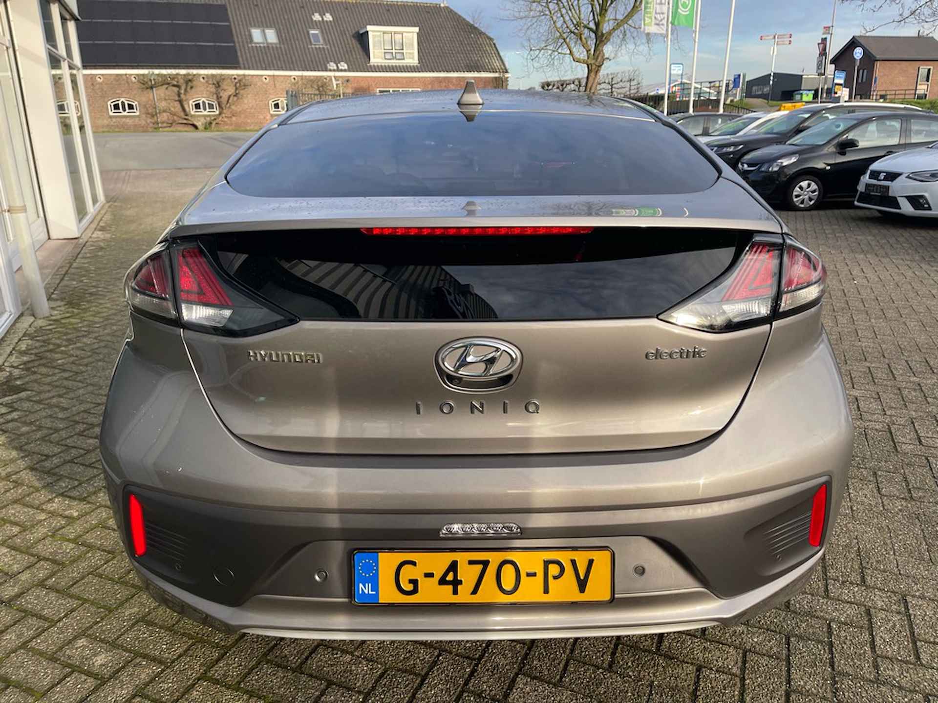 Hyundai IONIQ Premium EV 38 kWh, Nav, Carplay, Leder, Stoelverwarming - 8/30