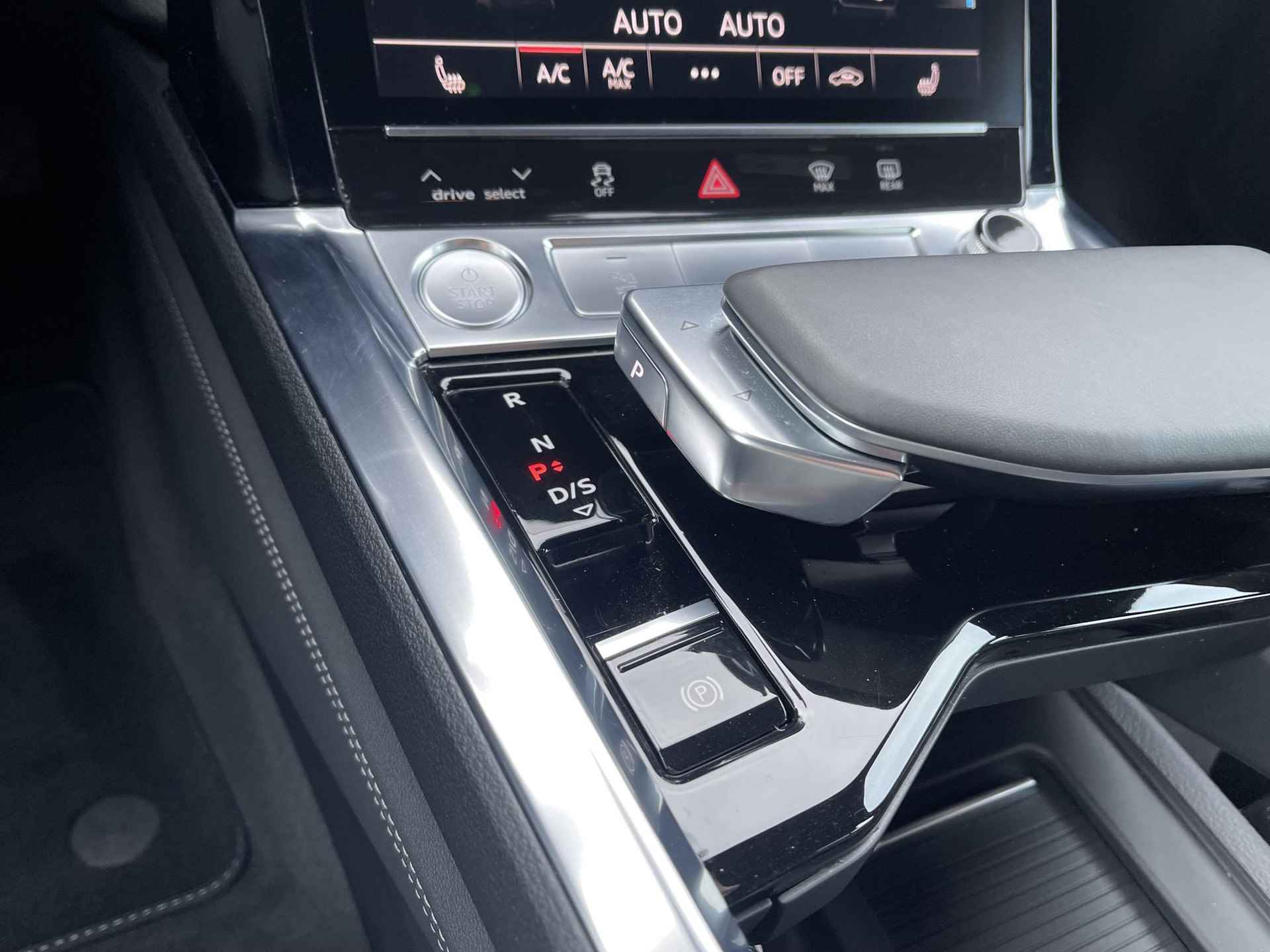 Audi e-tron e-tron 55 quattro advanced 95 kWh Tour Pack | Adapt. Cruise Control | Vol-Leder | Geheugenstoel | Stoelverwarming | Camera | Sportstoelen | Rijklaarprijs! - 25/28