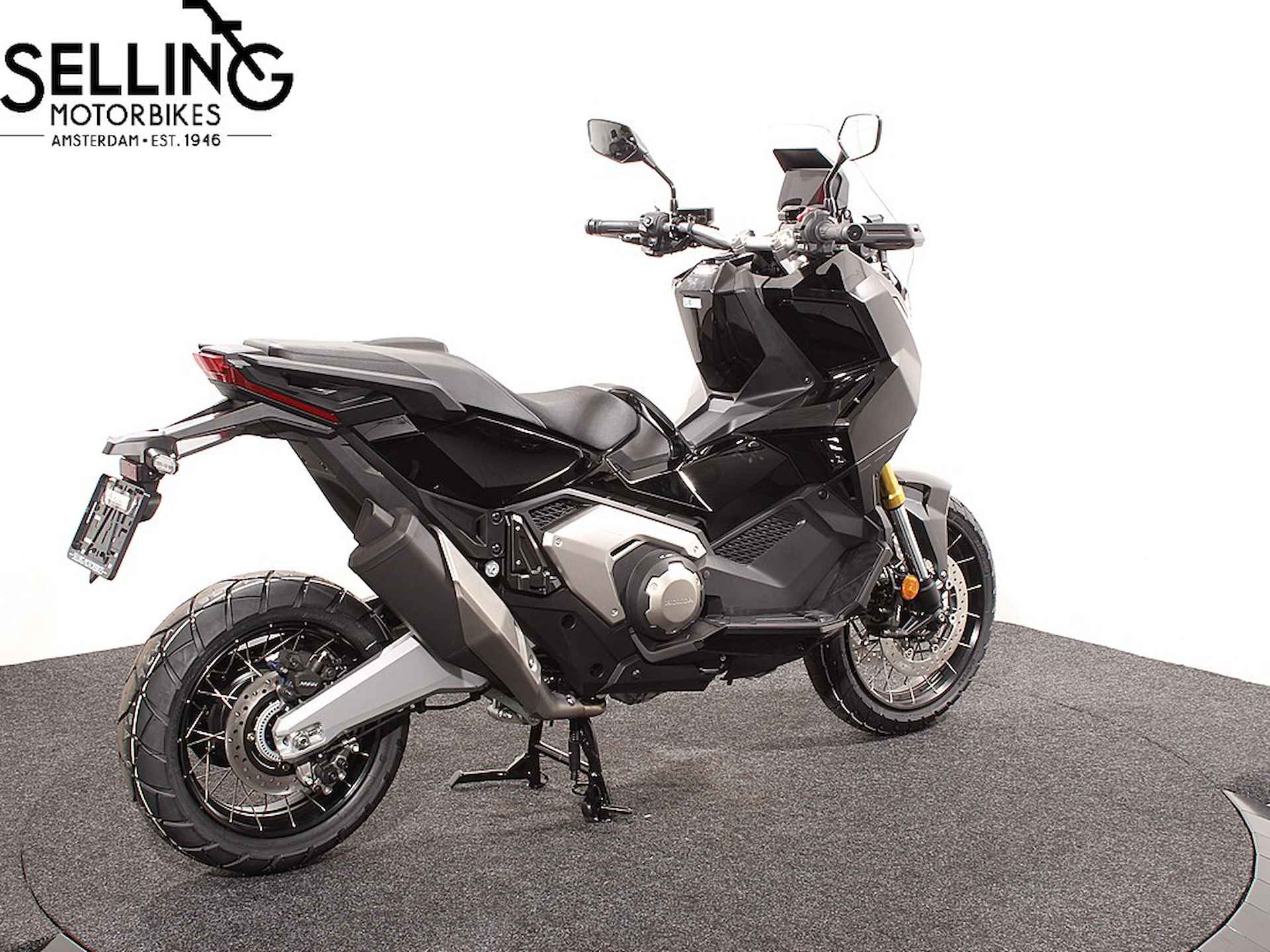 Honda X-ADV 750 Graphite Black - 2/7