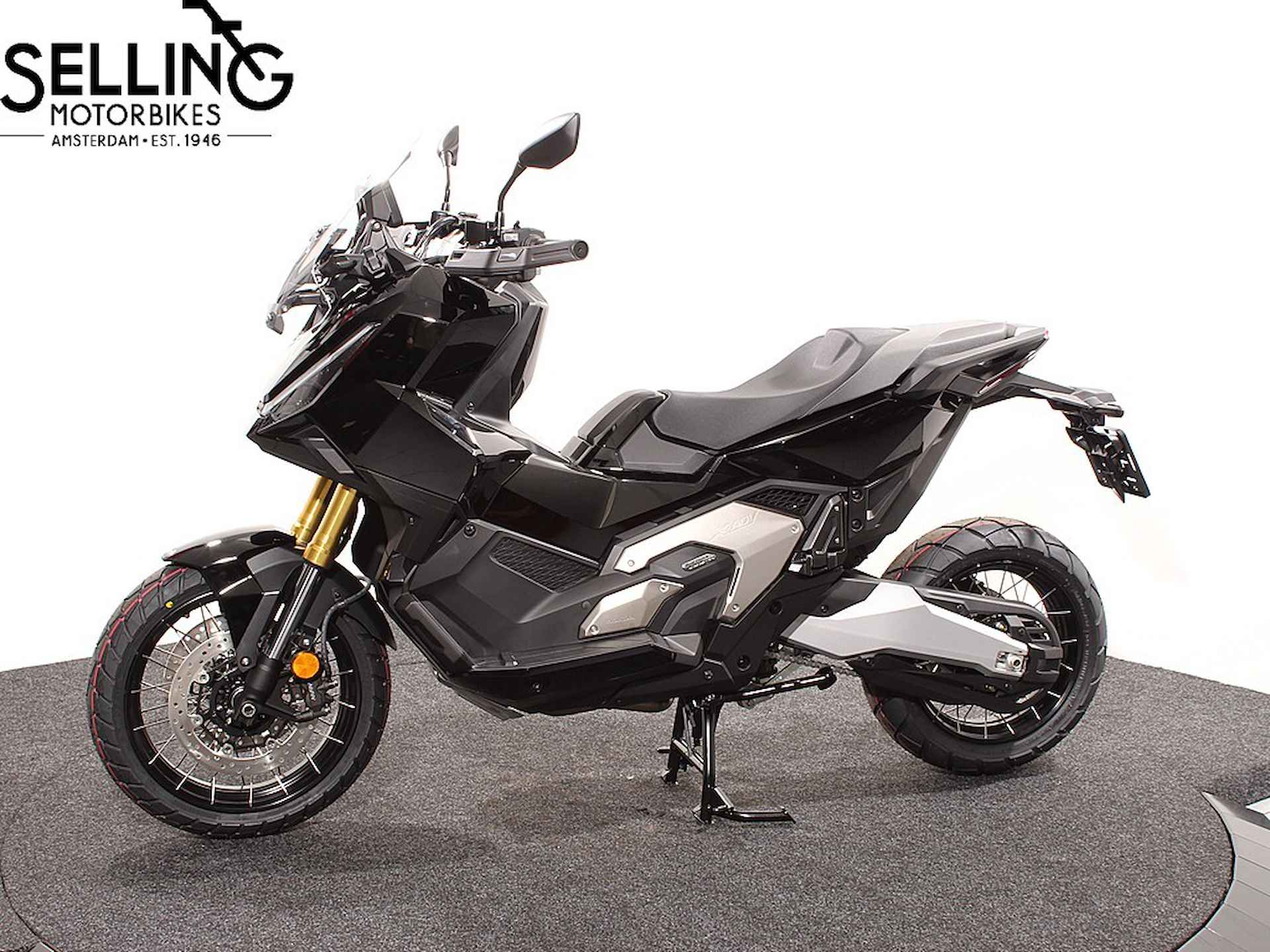 Honda X-ADV 750 Graphite Black - 6/7