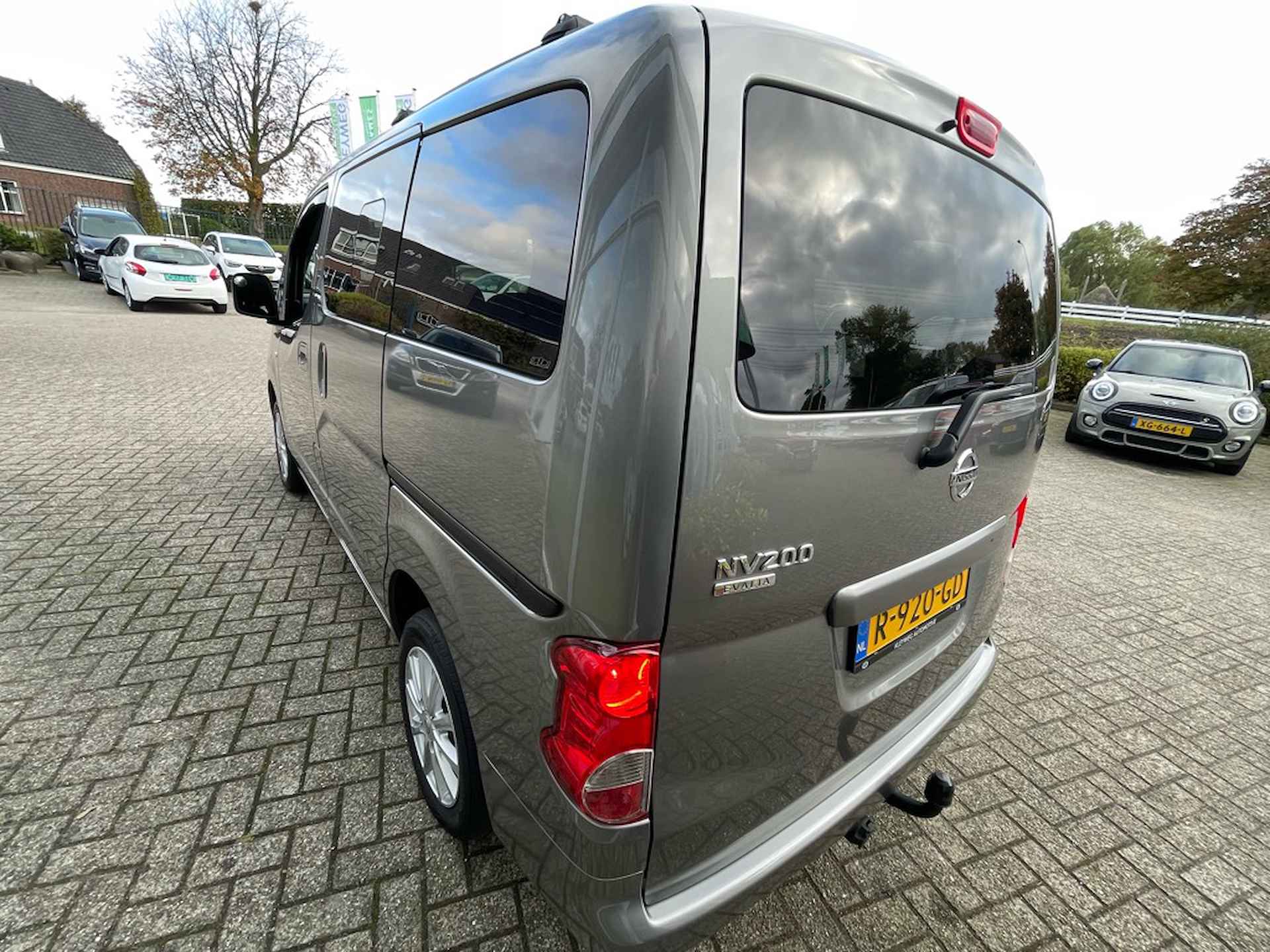 Nissan Evalia 1.6 Conn. Ed. 7p, Nav, Camera - 10/23