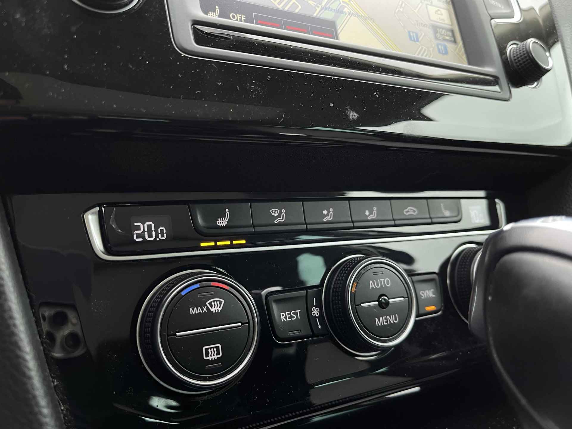 Volkswagen Passat Variant 1.4 TSI ACT Connected Series Plus R Line | Trekhaak | Panoramadak | Stuur- + Stoelverwarming | Adapt. Cruise Control | Apple Carplay/Android Auto | Rijklaarprijs! - 24/31