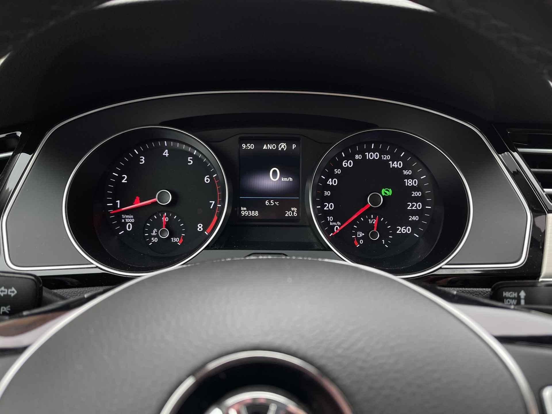 Volkswagen Passat Variant 1.4 TSI ACT Connected Series Plus R Line | Trekhaak | Panoramadak | Stuur- + Stoelverwarming | Adapt. Cruise Control | Apple Carplay/Android Auto | Rijklaarprijs! - 30/31