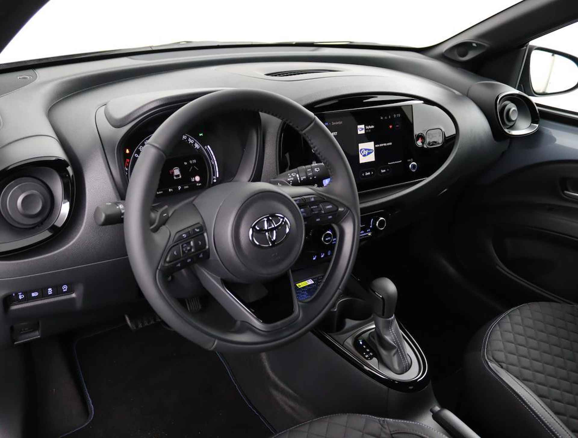 Toyota Aygo X 1.0 VVT-i S-CVT Premium Design Pack - 41/48