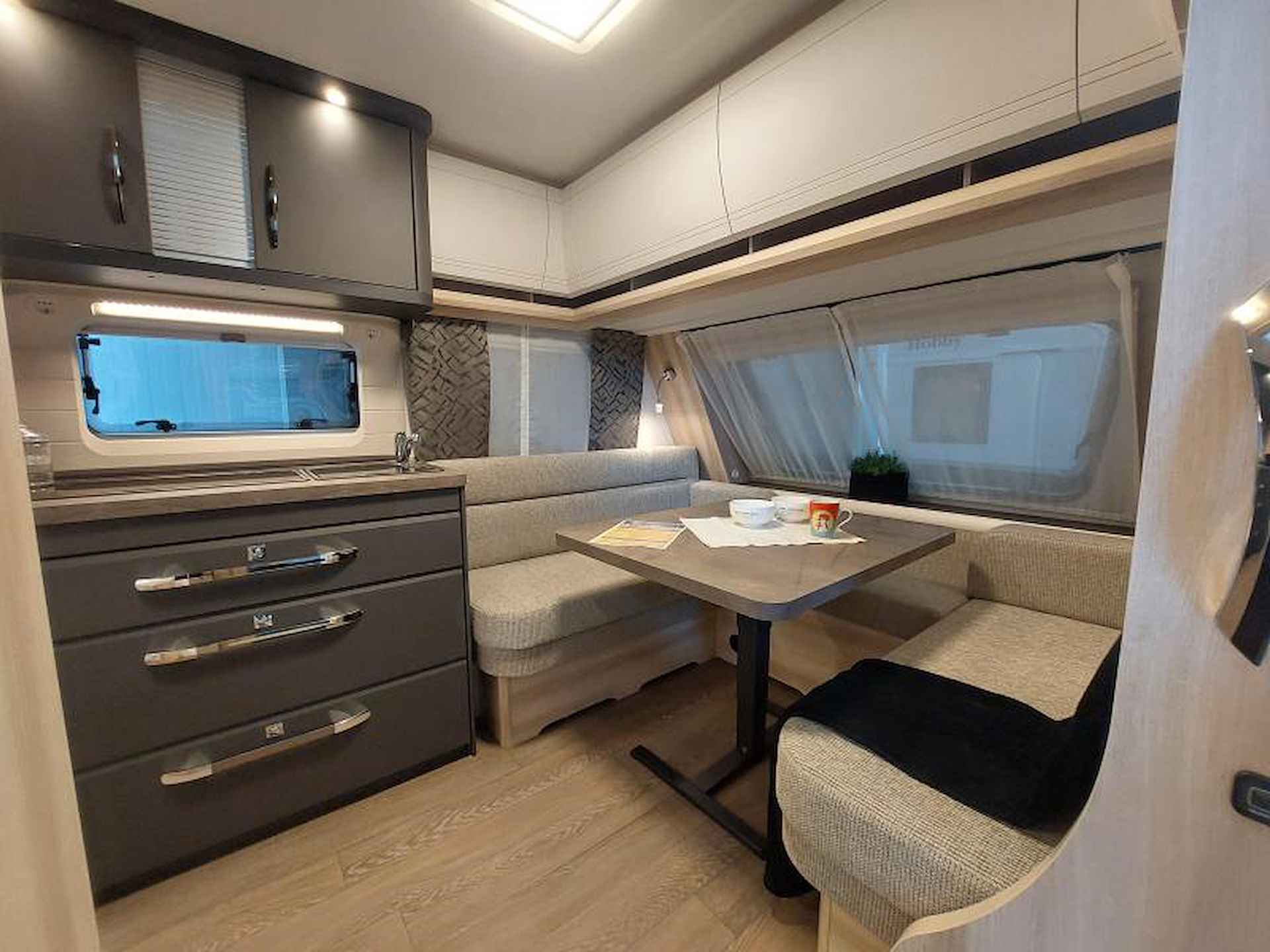 Hobby De Luxe 495 WFB 2025 Fransbed/Badkamer - 5/16