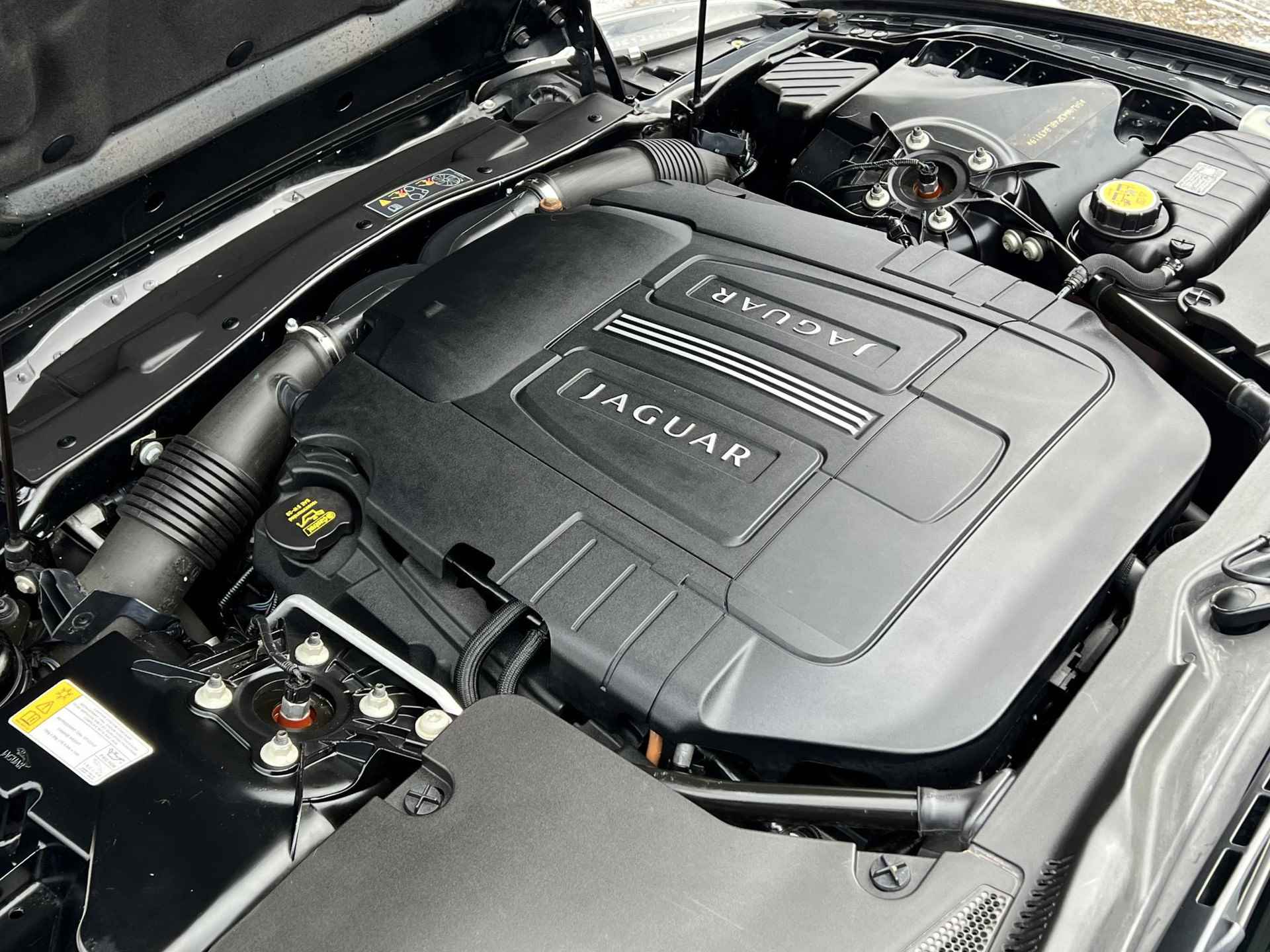 Jaguar XK 5.0 V8 Coupé Stoel Verkoeling/Verwarming, Cruise Control, Keyless, Park Sens, Luxe Leder, 19"Lichtmetalen velgen (MET GARANTIE*) - 9/35