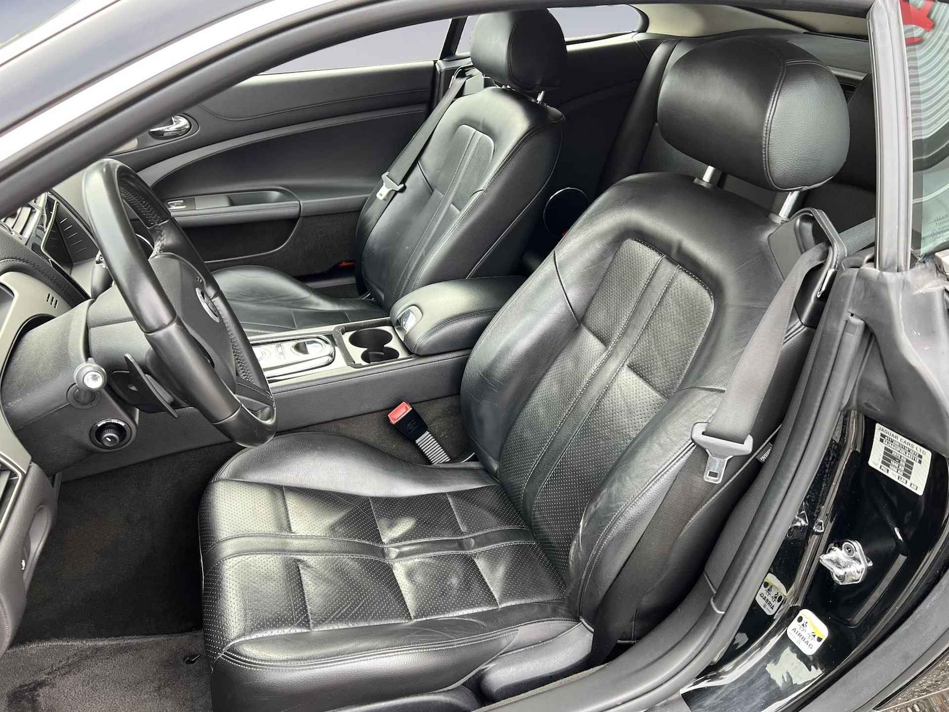 Jaguar XK 5.0 V8 Coupé Stoel Verkoeling/Verwarming, Cruise Control, Keyless, Park Sens, Luxe Leder, 19"Lichtmetalen velgen (MET GARANTIE*) - 12/35