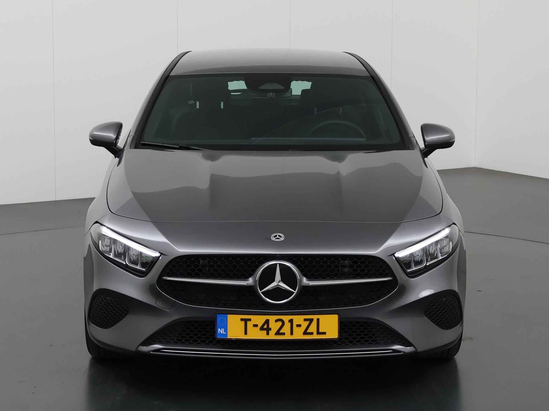 Mercedes-Benz A-klasse 180 Business Line | Adaptieve Cruise | Apple Carplay | Achteruitrijcamera | Smartphone integratie | Mild Hybride | - 4/38