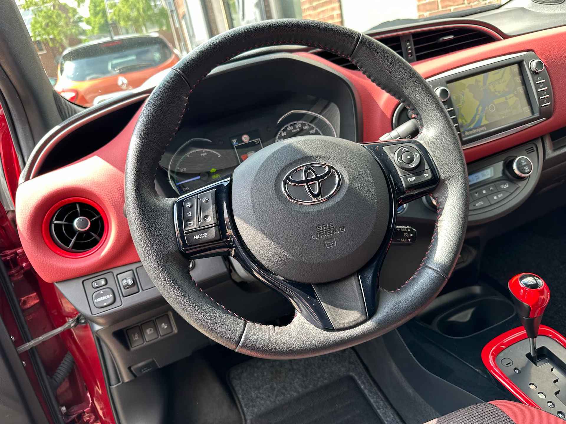 Toyota Yaris 1.5 Hybrid Bi-Tone Black roof | Navigatie | Camera | PDC voor | - 7/23