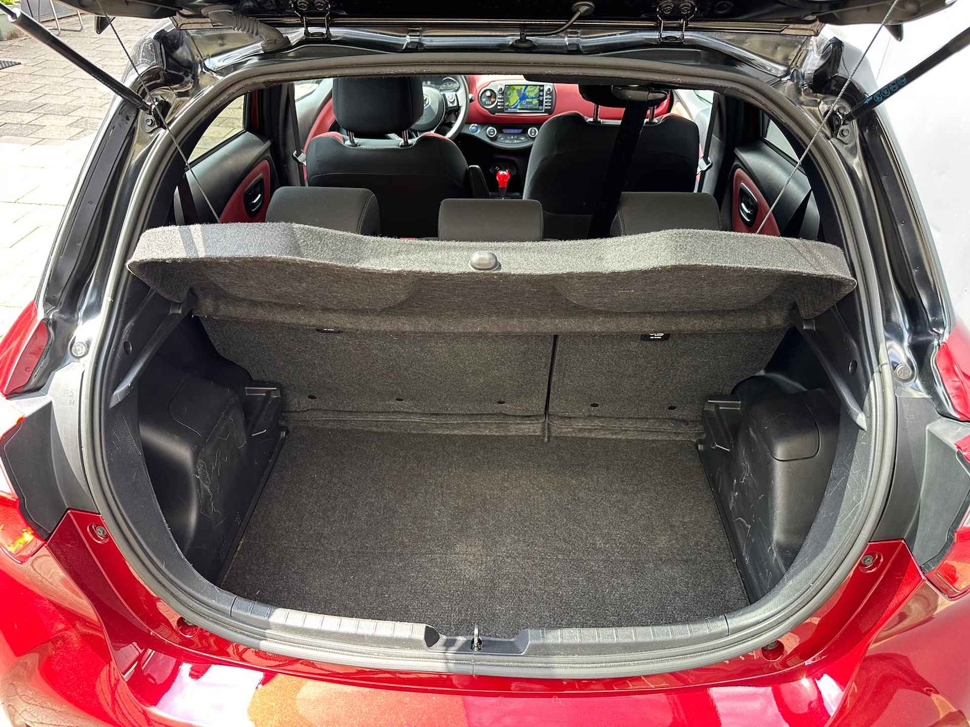 Toyota Yaris 1.5 Hybrid Bi-Tone Black roof | Navigatie | Camera | PDC voor | - 12/23