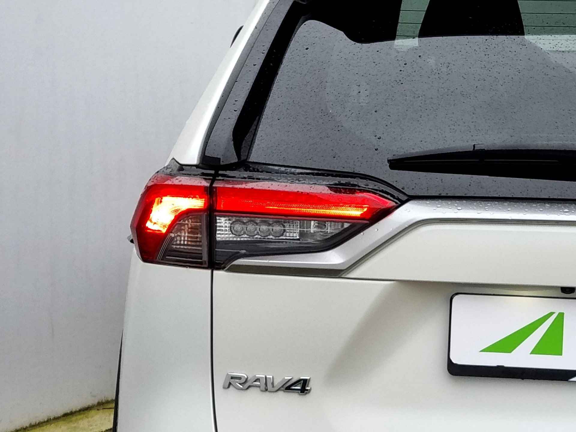 Toyota RAV4 2.5 Hybrid Style Automaat / Navigatie via Android Auto/Apple Carplay / Achteruitrijcamera / Elektrische Achterklep / - 27/49