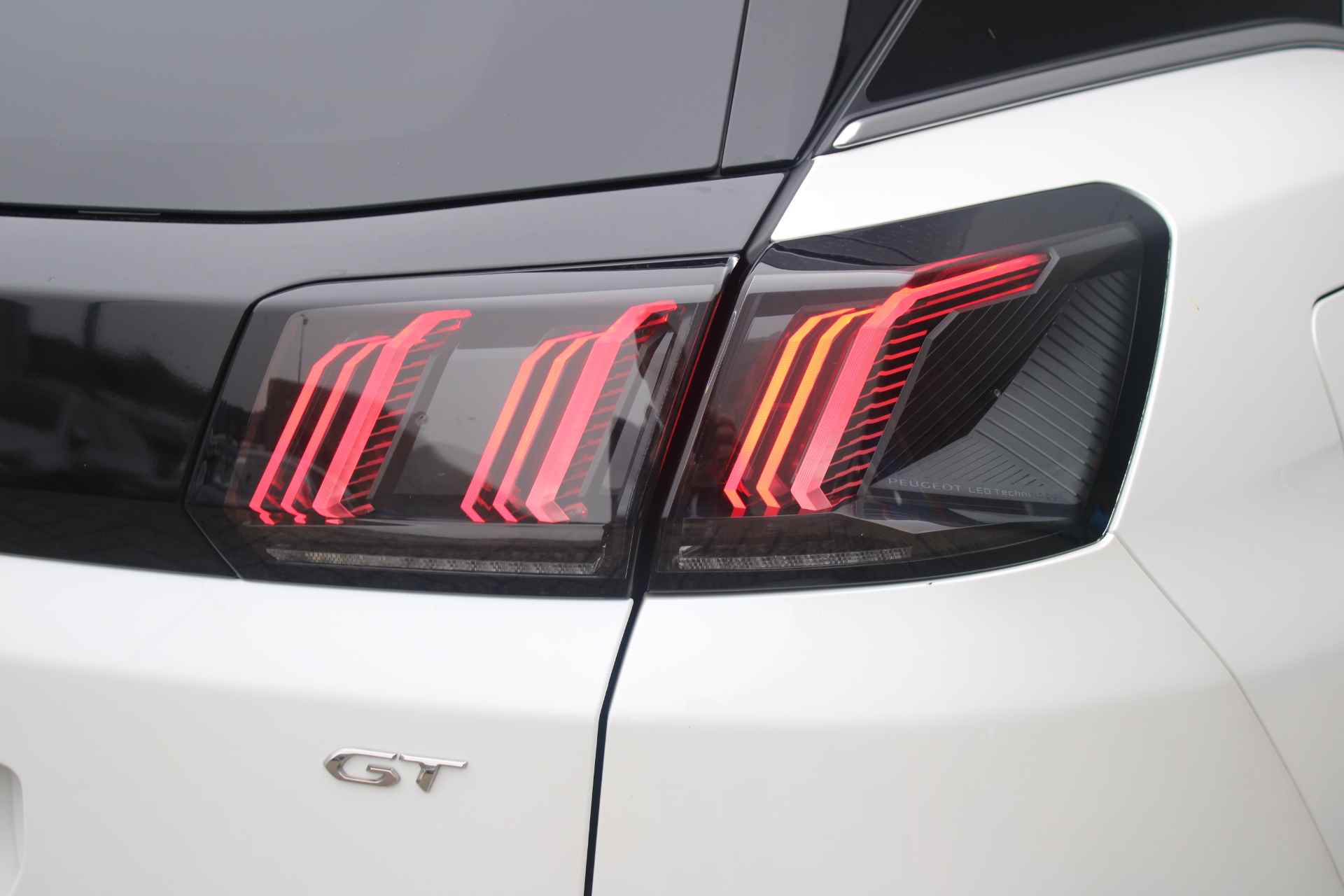 Peugeot 3008 GT 1.2 PureTech 130-PK EAT8 AUTOMAAT | PARKEERCAMERA | FULL LED | STOELVERWARMING | NAVI | DAB+ - 12/40