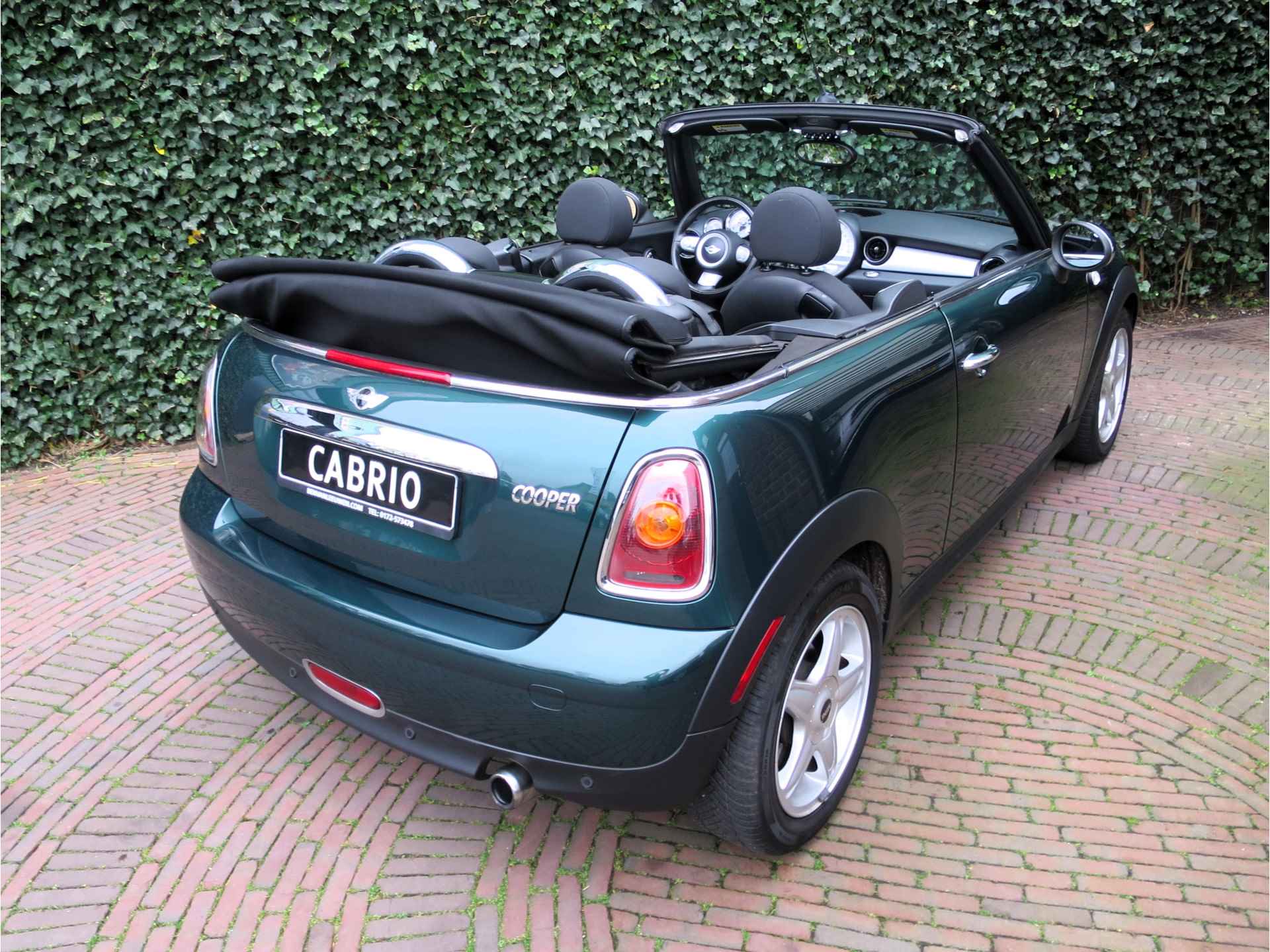 MINI Cabrio 1.6 Cooper R57 met Clima, BT, stoelverw. en 16" - 2/47