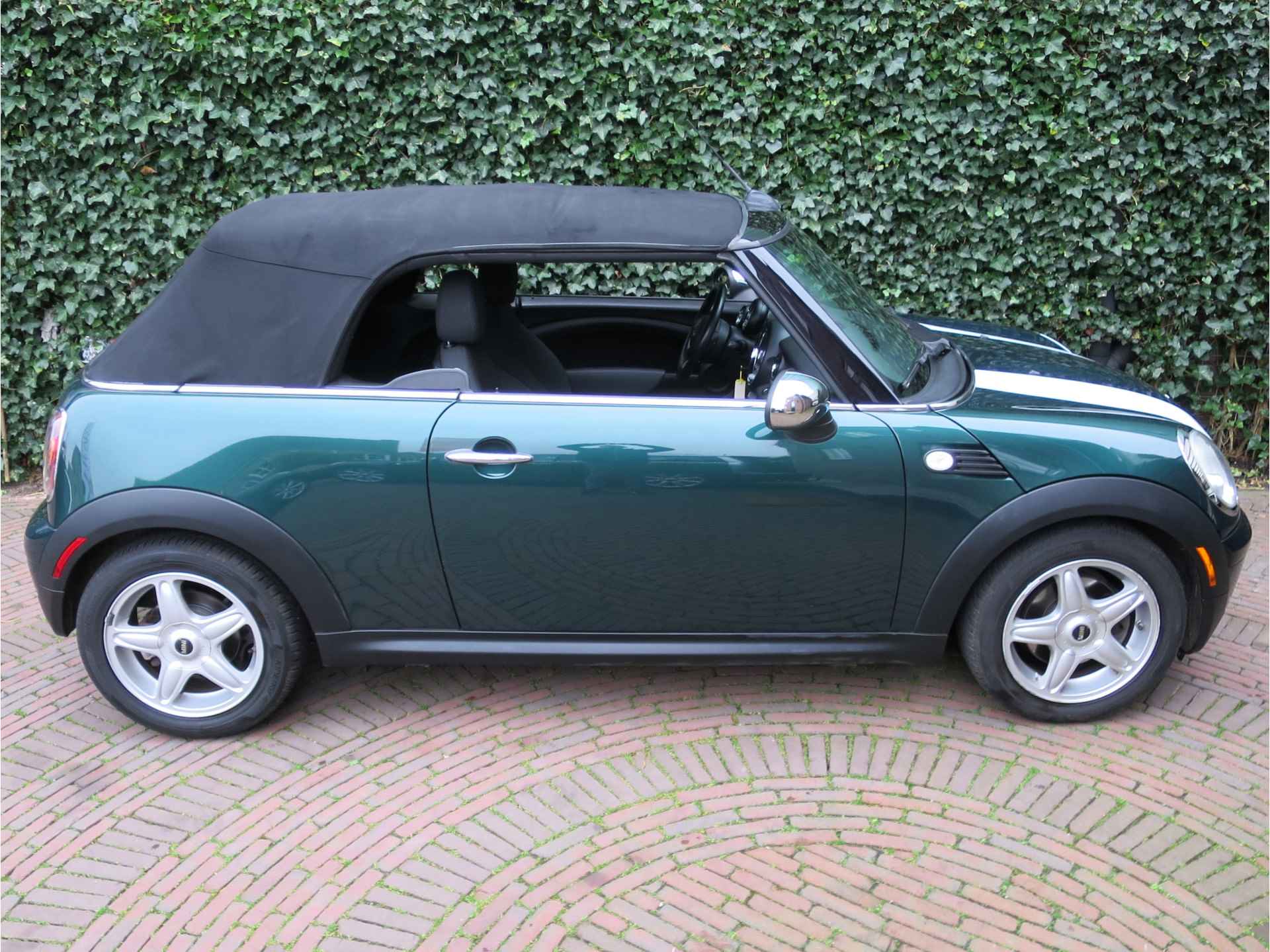 MINI Cabrio 1.6 Cooper R57 met Clima, BT, stoelverw. en 16" - 8/47