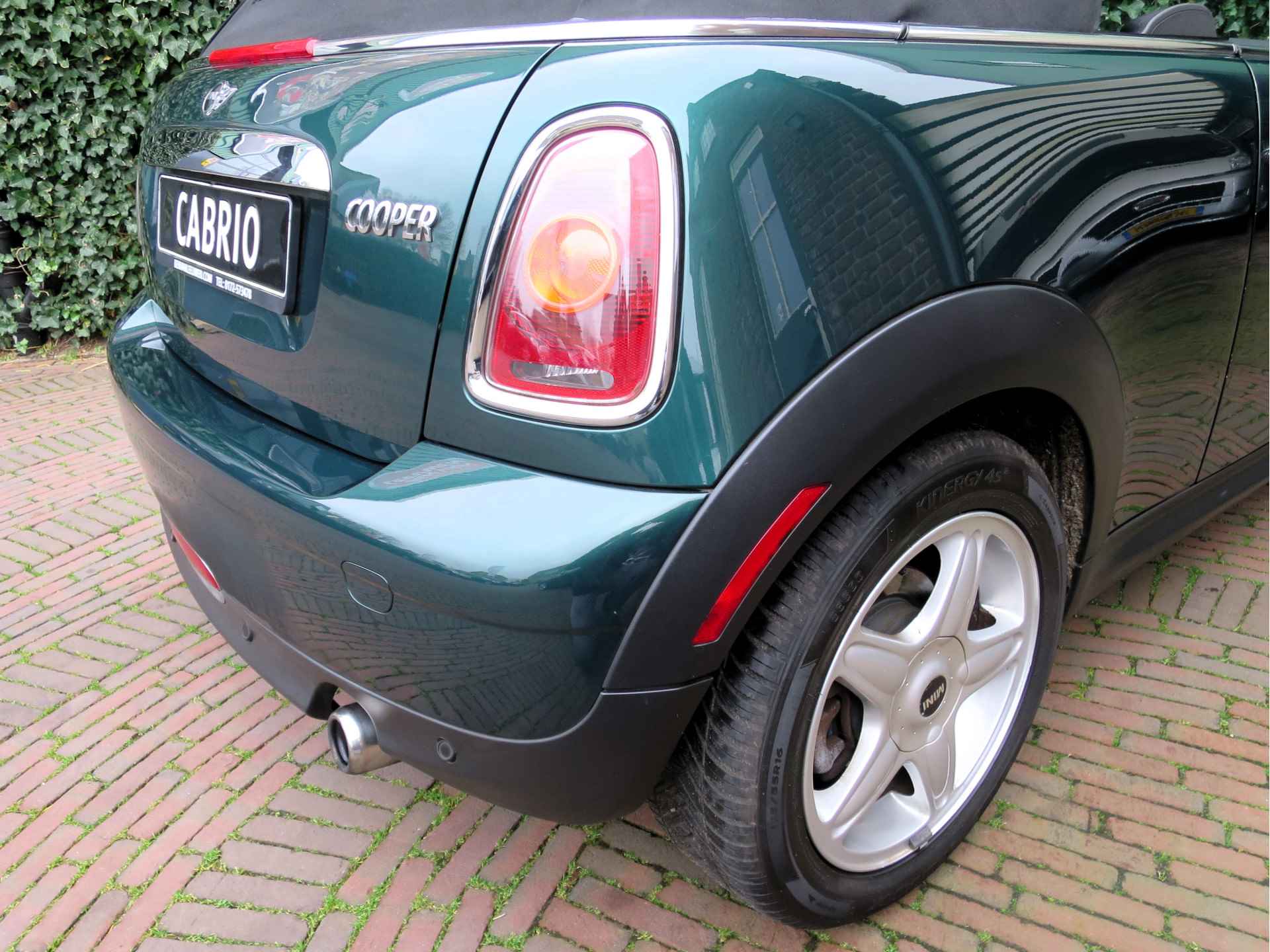 MINI Cabrio 1.6 Cooper R57 met Clima, BT, stoelverw. en 16" - 28/47