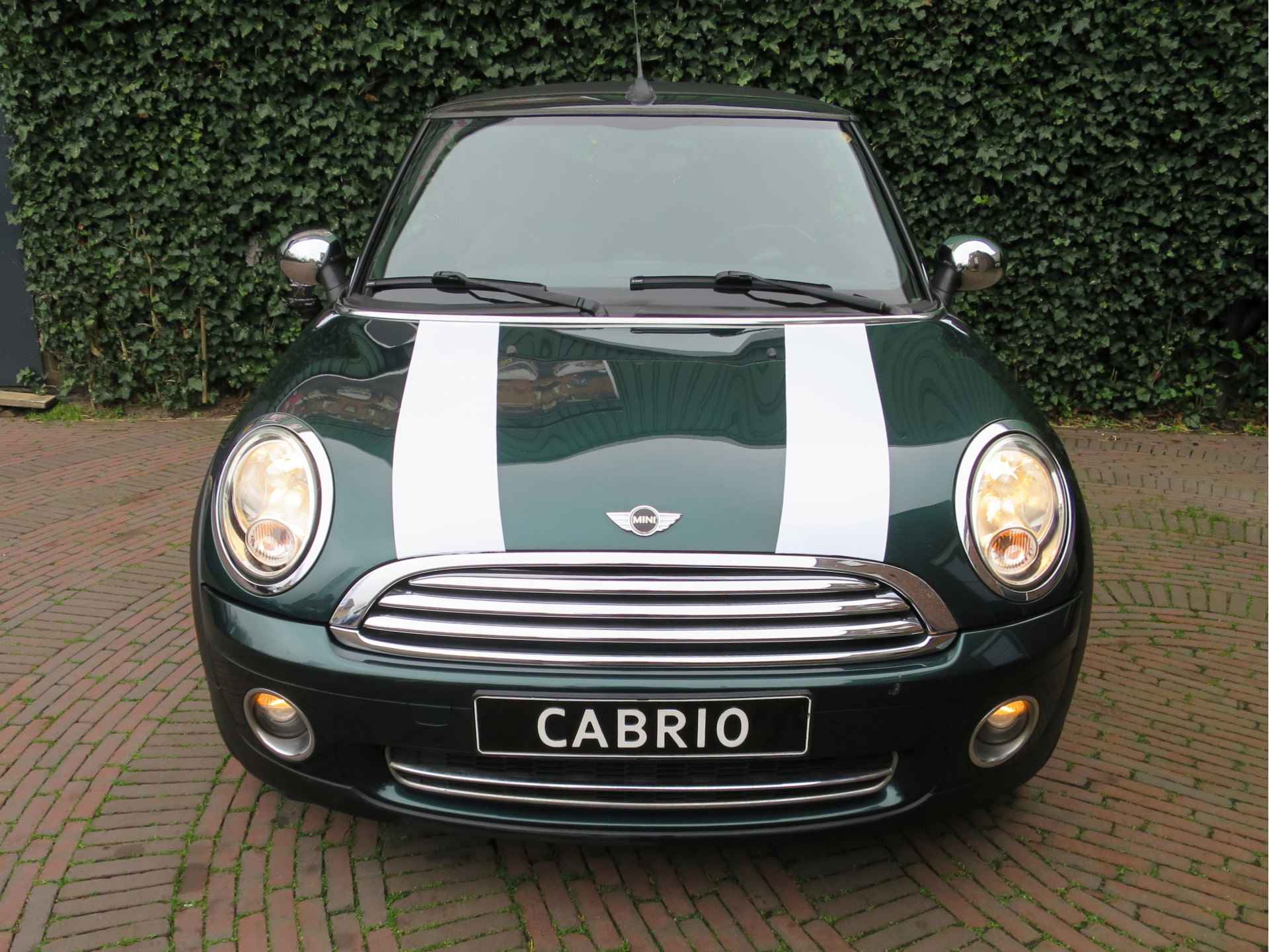 MINI Cabrio 1.6 Cooper R57 met Clima, BT, stoelverw. en 16" - 33/47