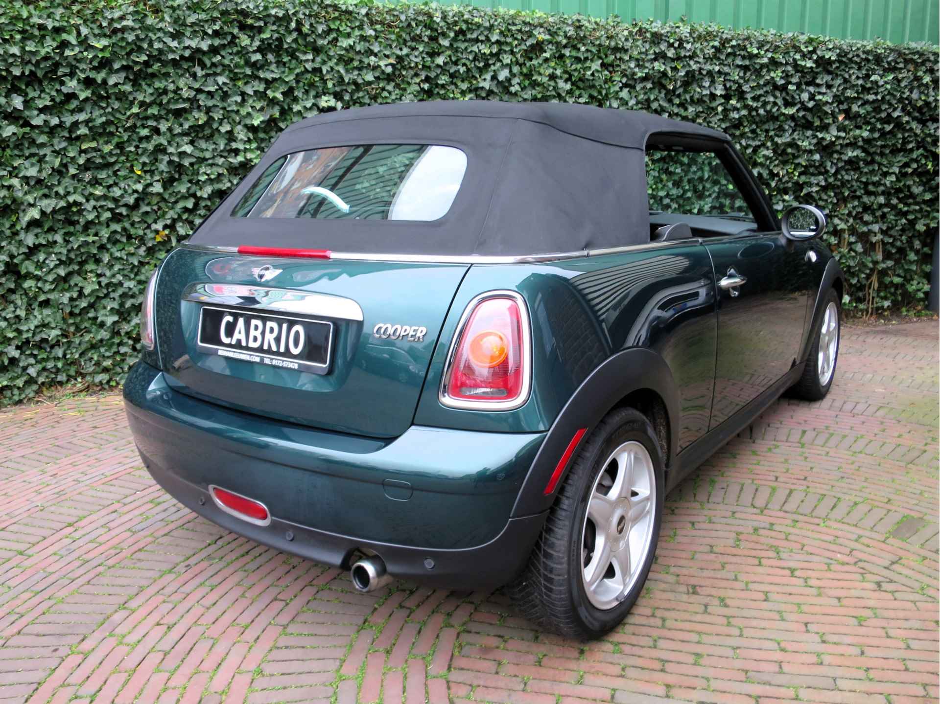 MINI Cabrio 1.6 Cooper R57 met Clima, BT, stoelverw. en 16" - 35/47