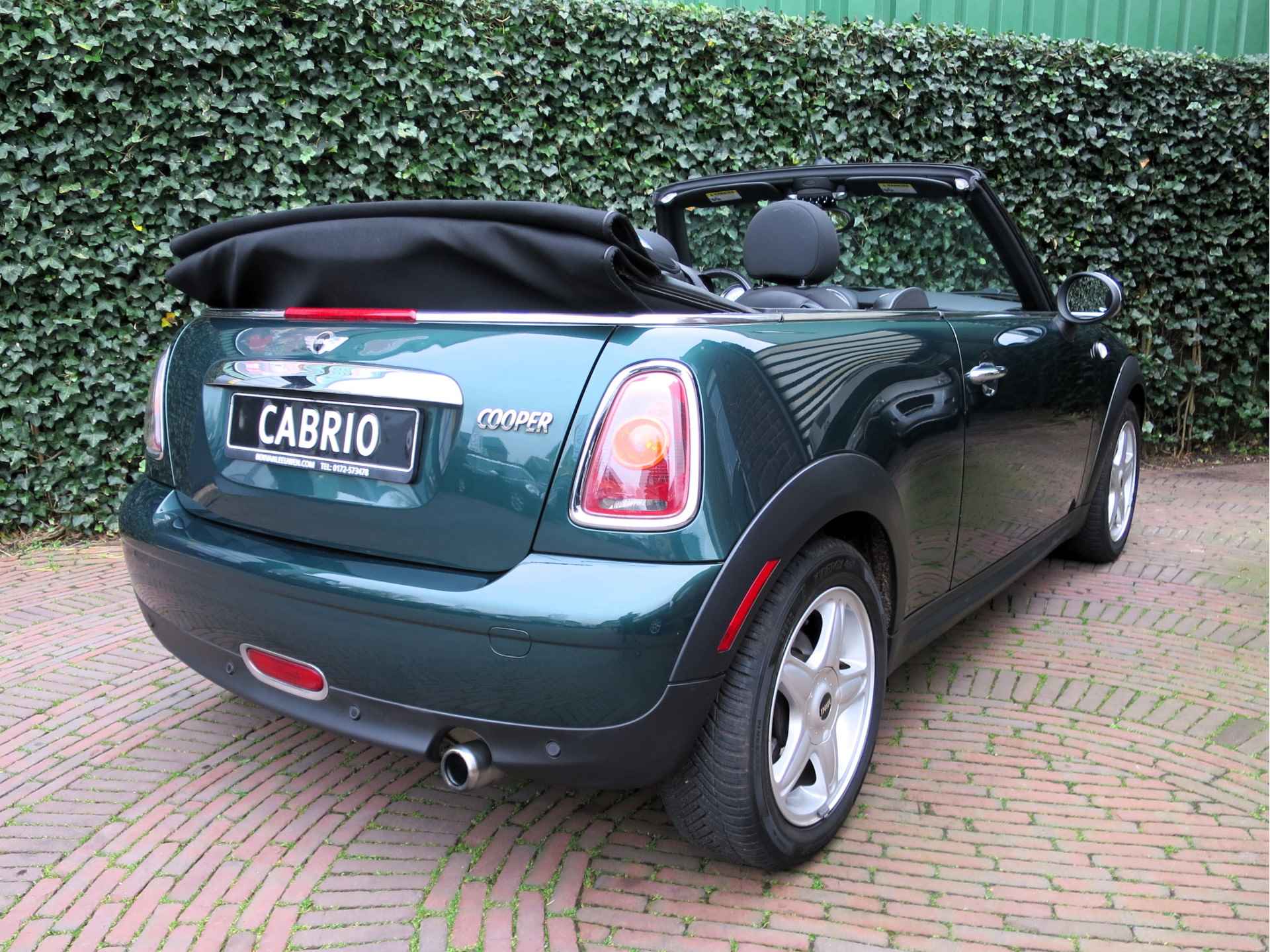 MINI Cabrio 1.6 Cooper R57 met Clima, BT, stoelverw. en 16" - 36/47