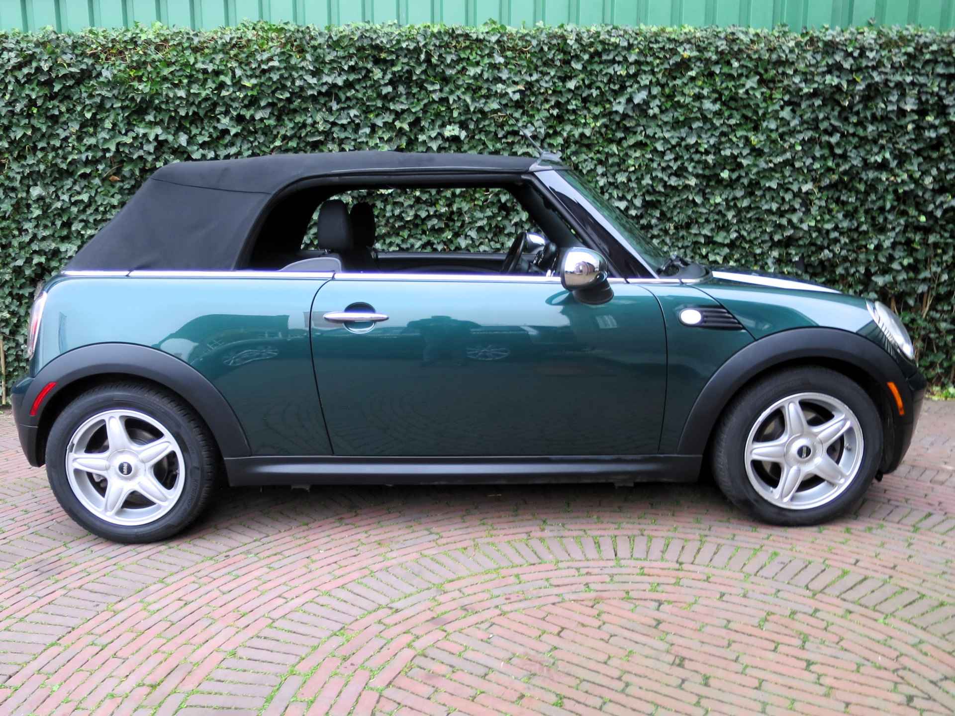 MINI Cabrio 1.6 Cooper R57 met Clima, BT, stoelverw. en 16" - 38/47